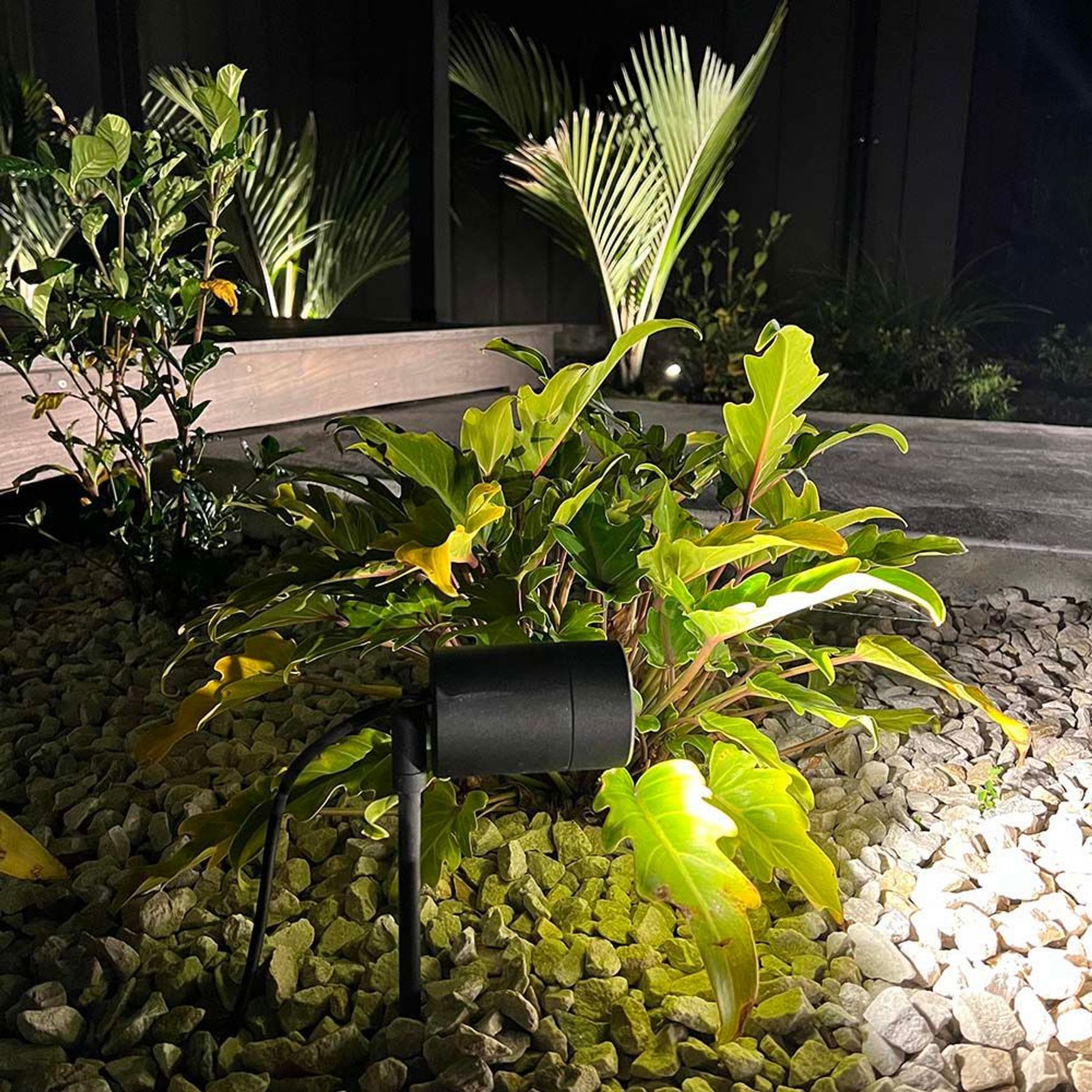 TAKAKA HL7354SPBK Spike Spot Light