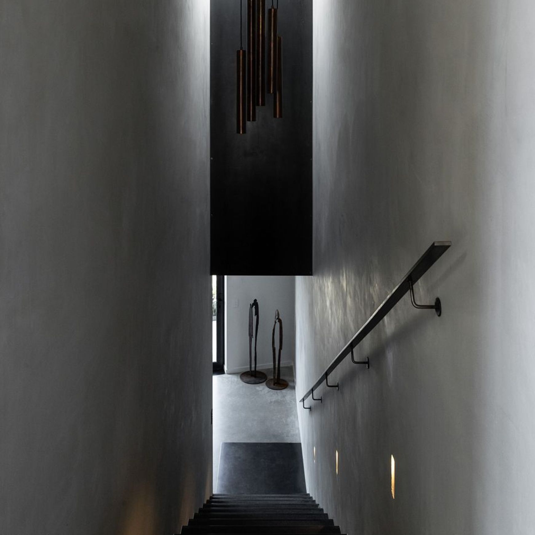 Recessed Trimless Moulding for Ambient Wall Light