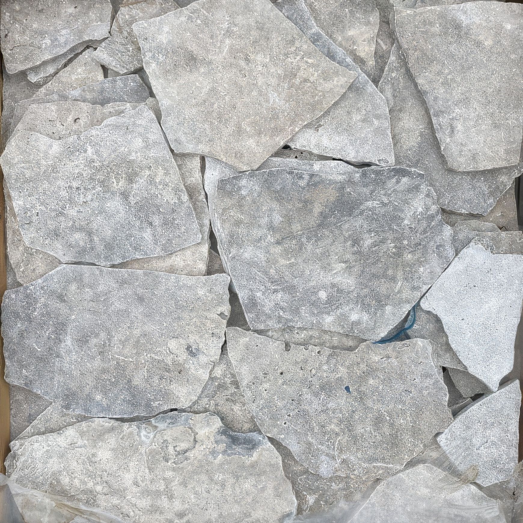 Platinum Tumbled Travertine 20mm | Random Flagstone
