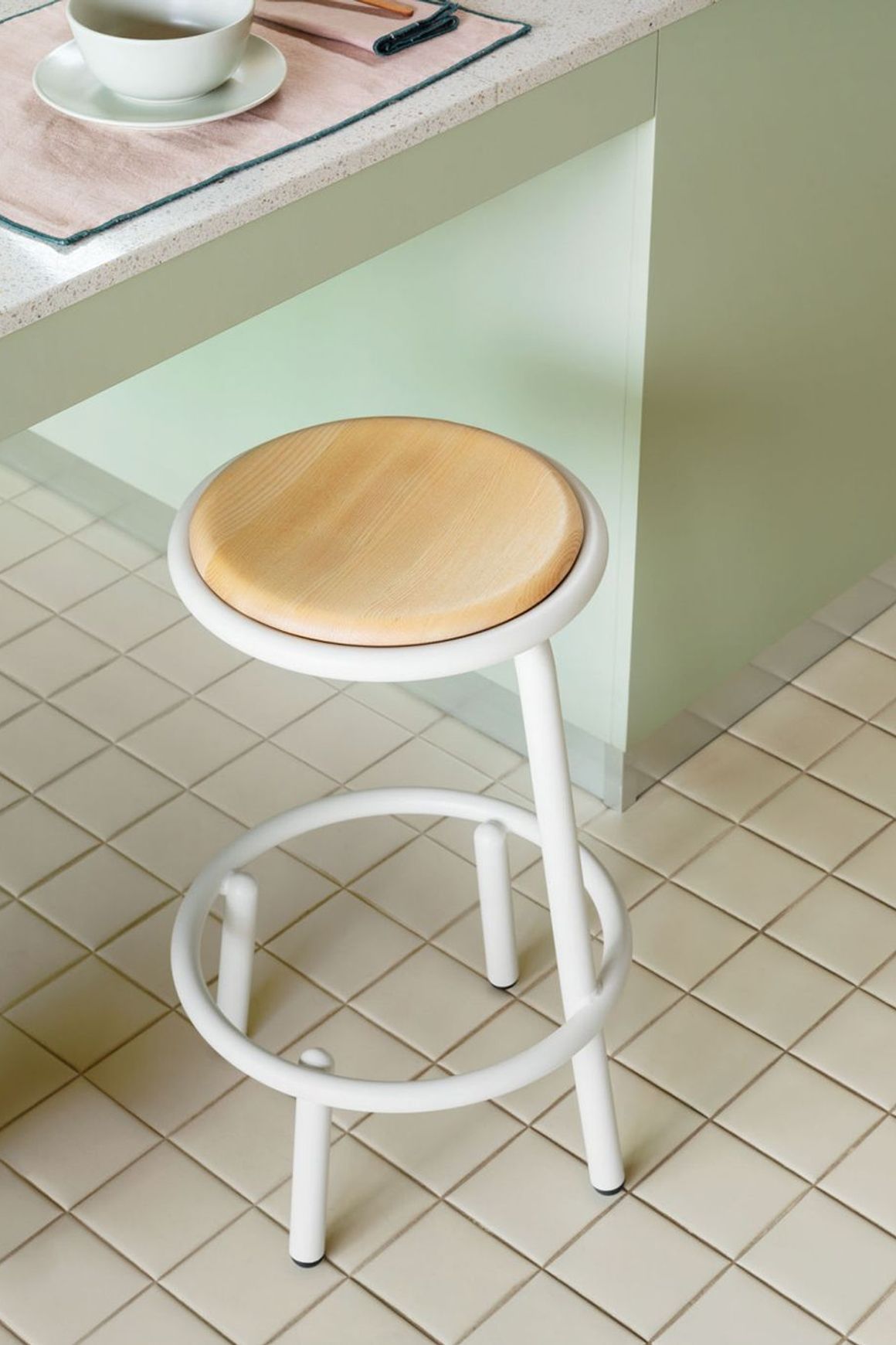Less Barstool