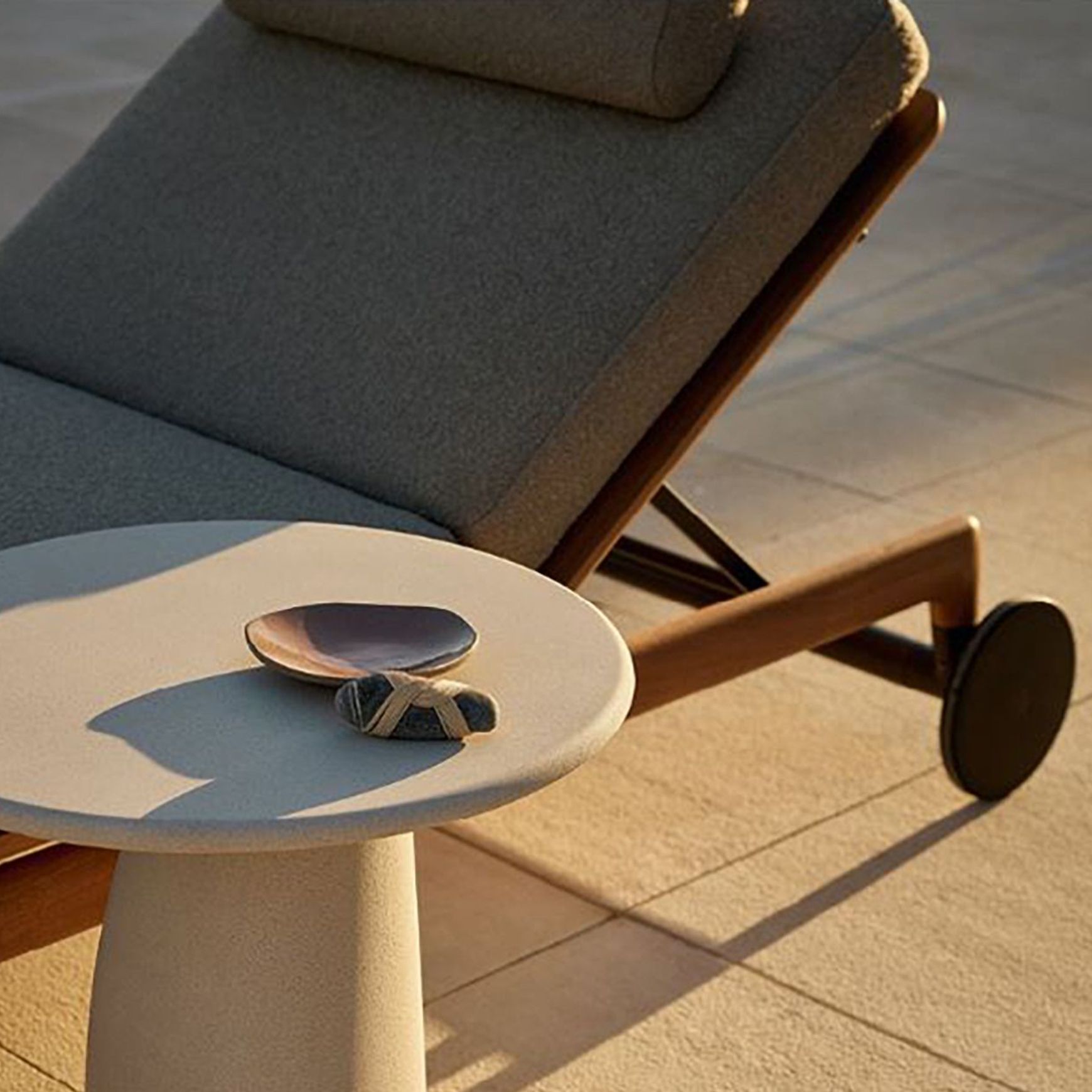 Magnolia Sunbed