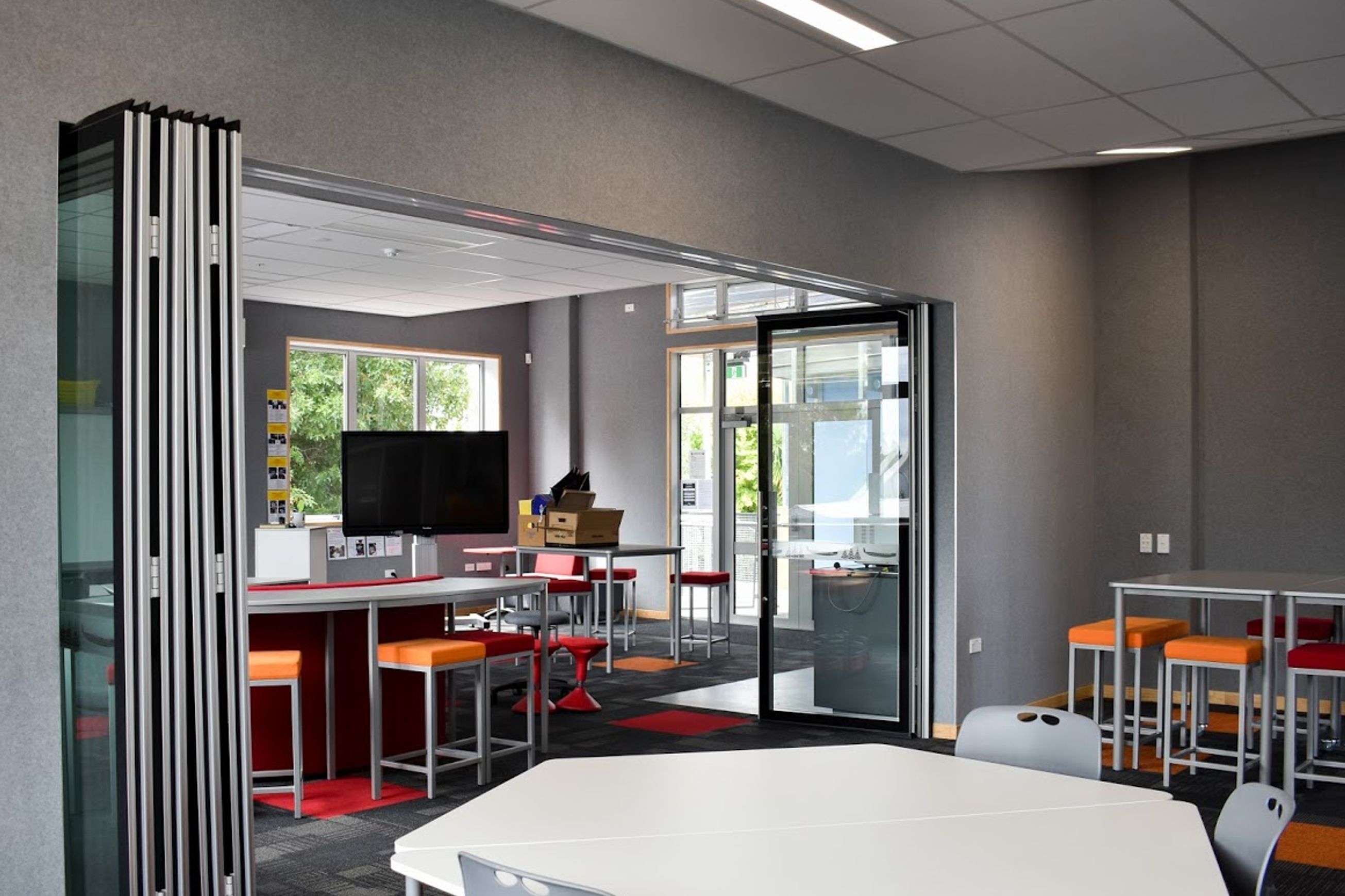 GlassSeal Series Glass Operable Walls