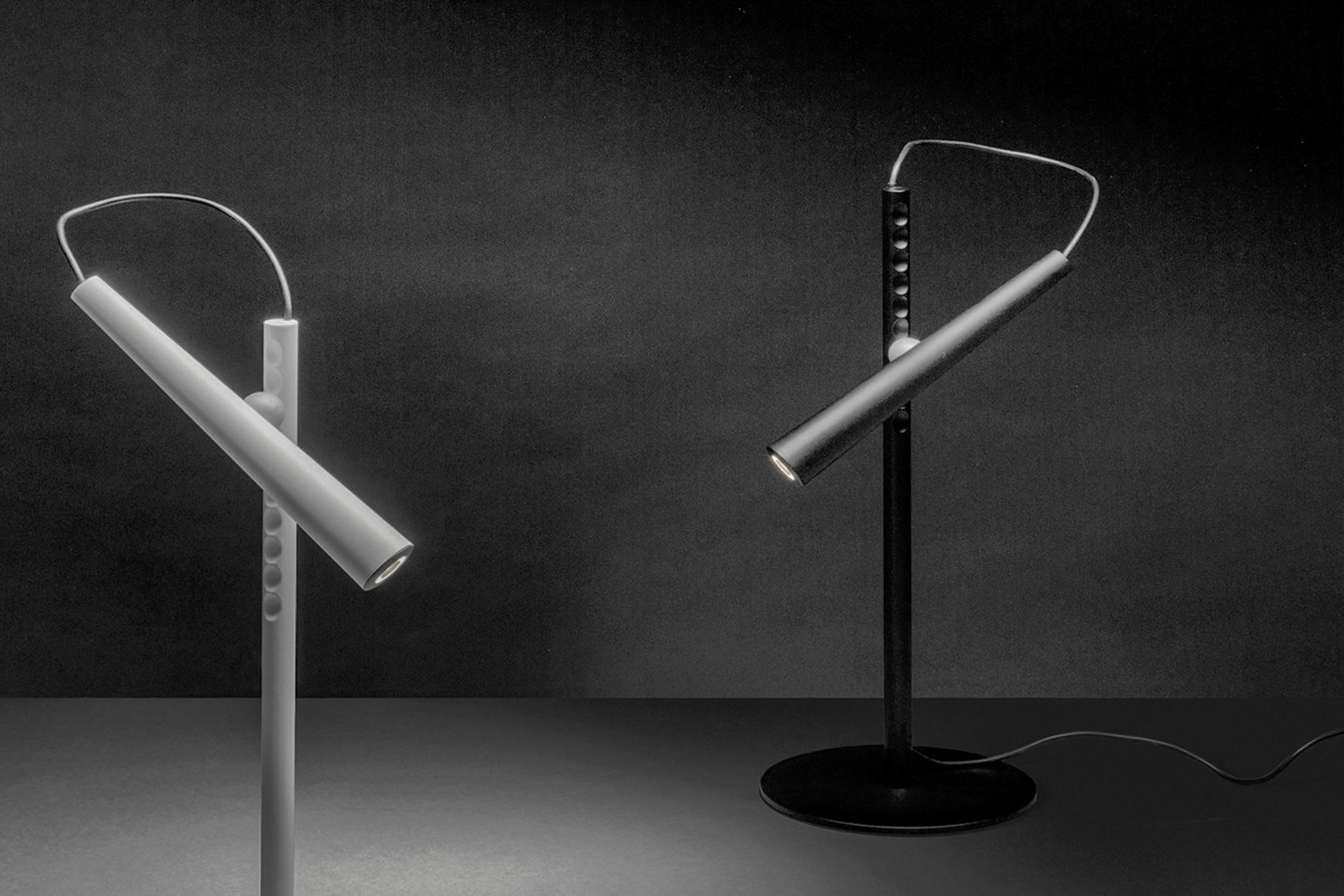 Magneto Table Lamp