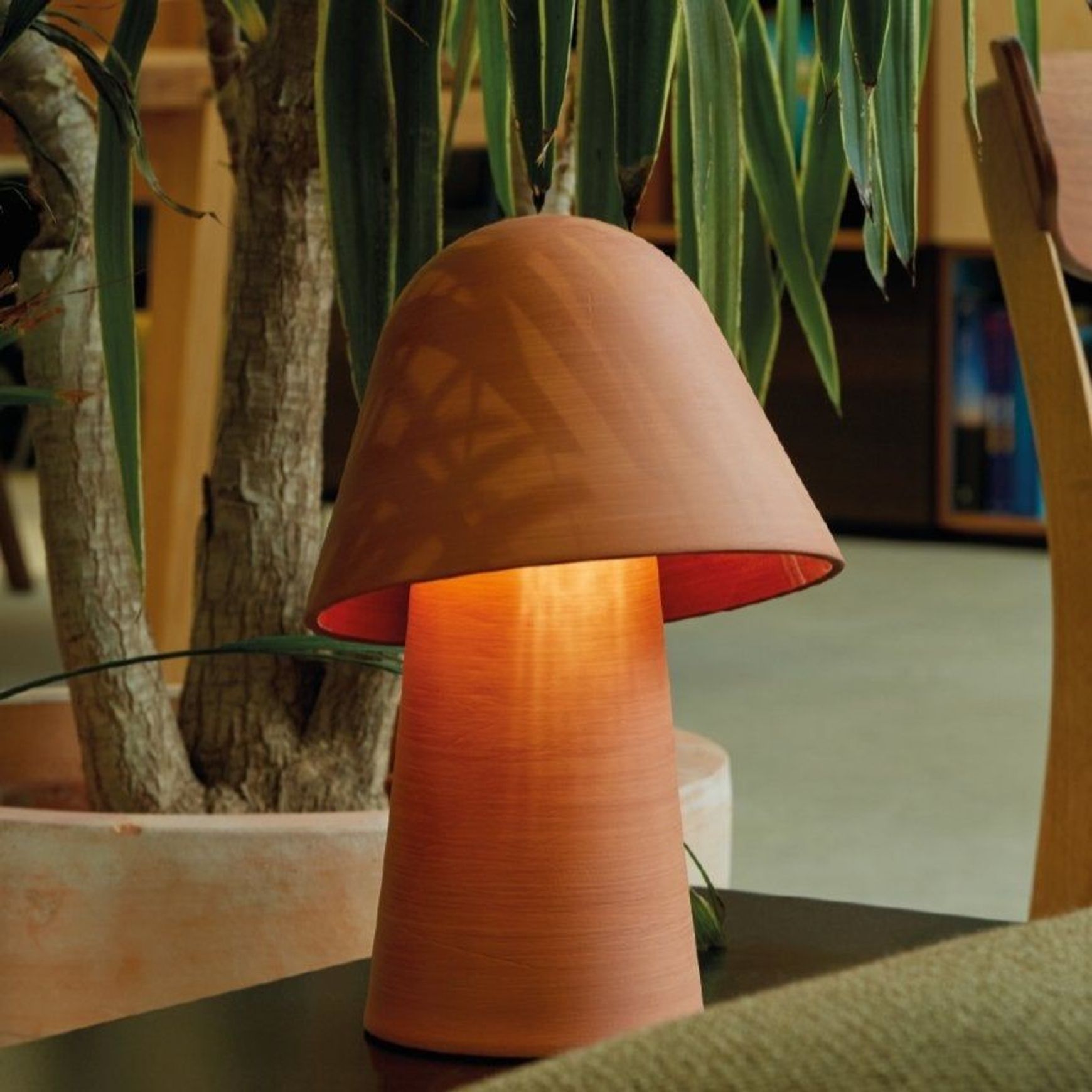Okina Clay Table Lamp