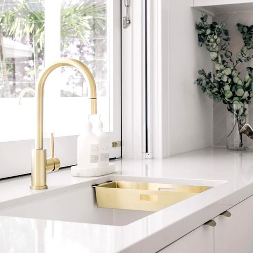 Elysian Commercial Pull-Out Kitchen Mixer