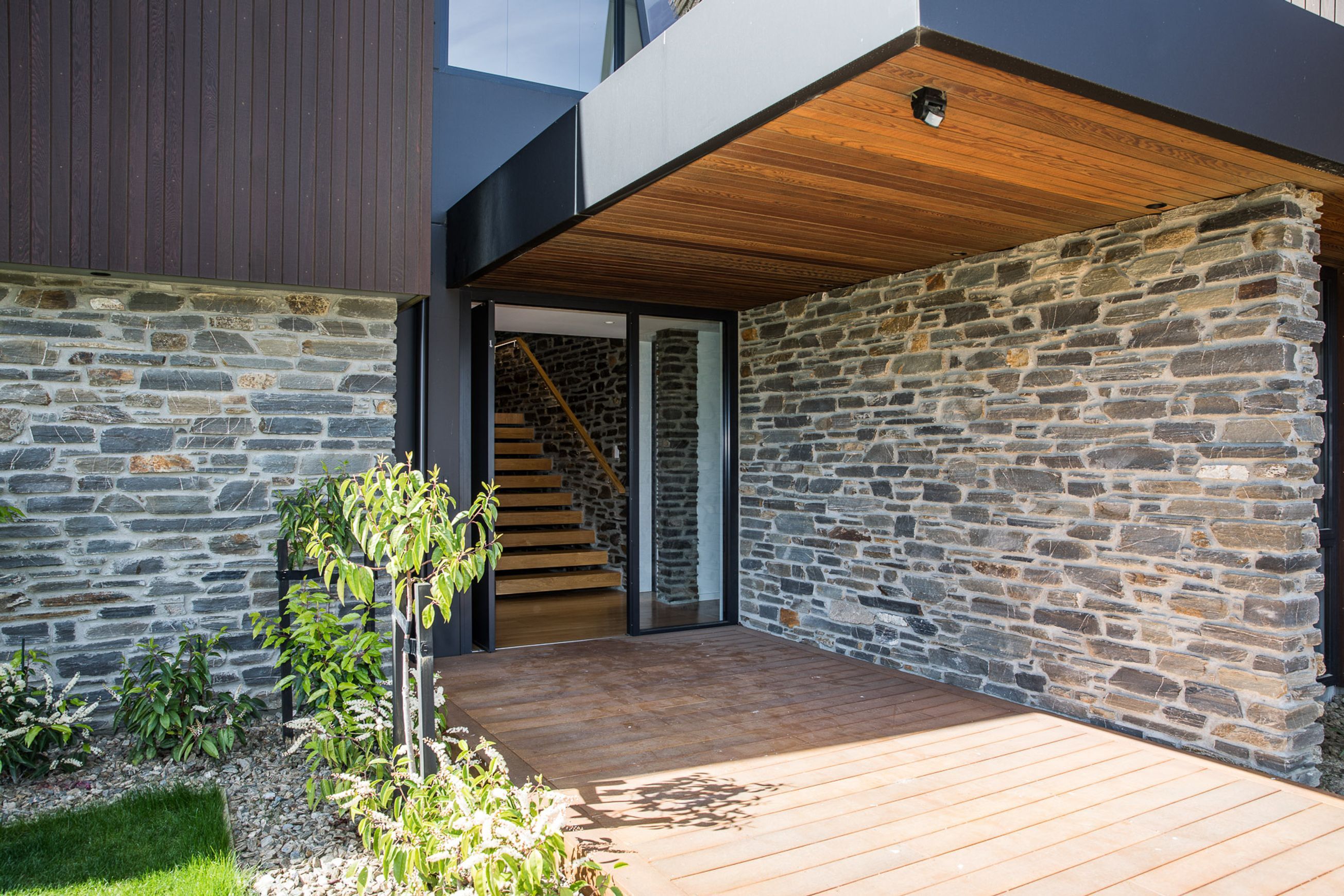 Wanaka Stone Lightweight Veneer