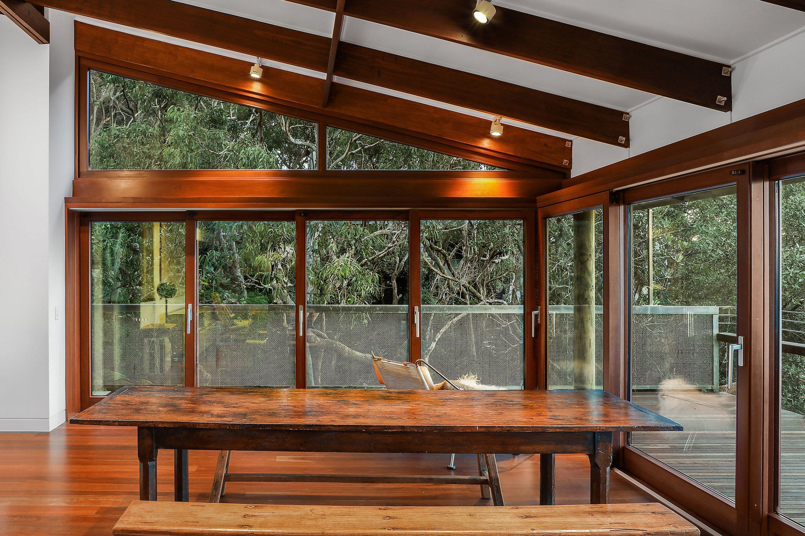BAL- FZ | Shaped Windows