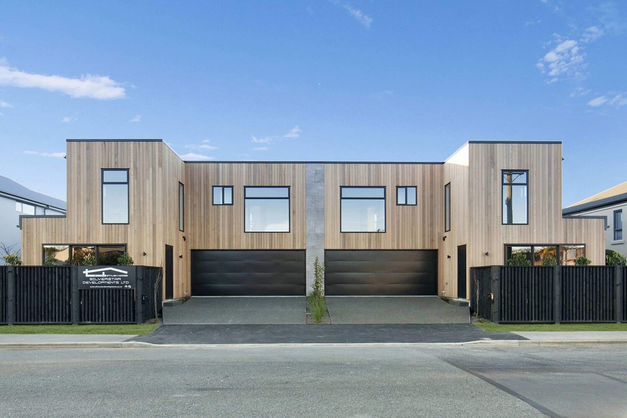 JSC Vertical Shiplap Timber Weatherboards