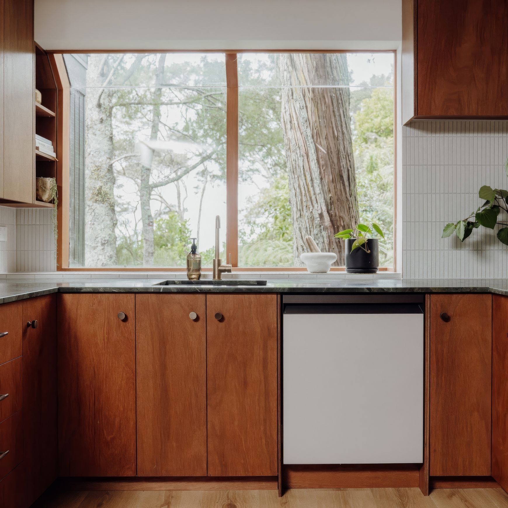 Keruing Brownwood BS1088 | Marine - Joinery Plywood