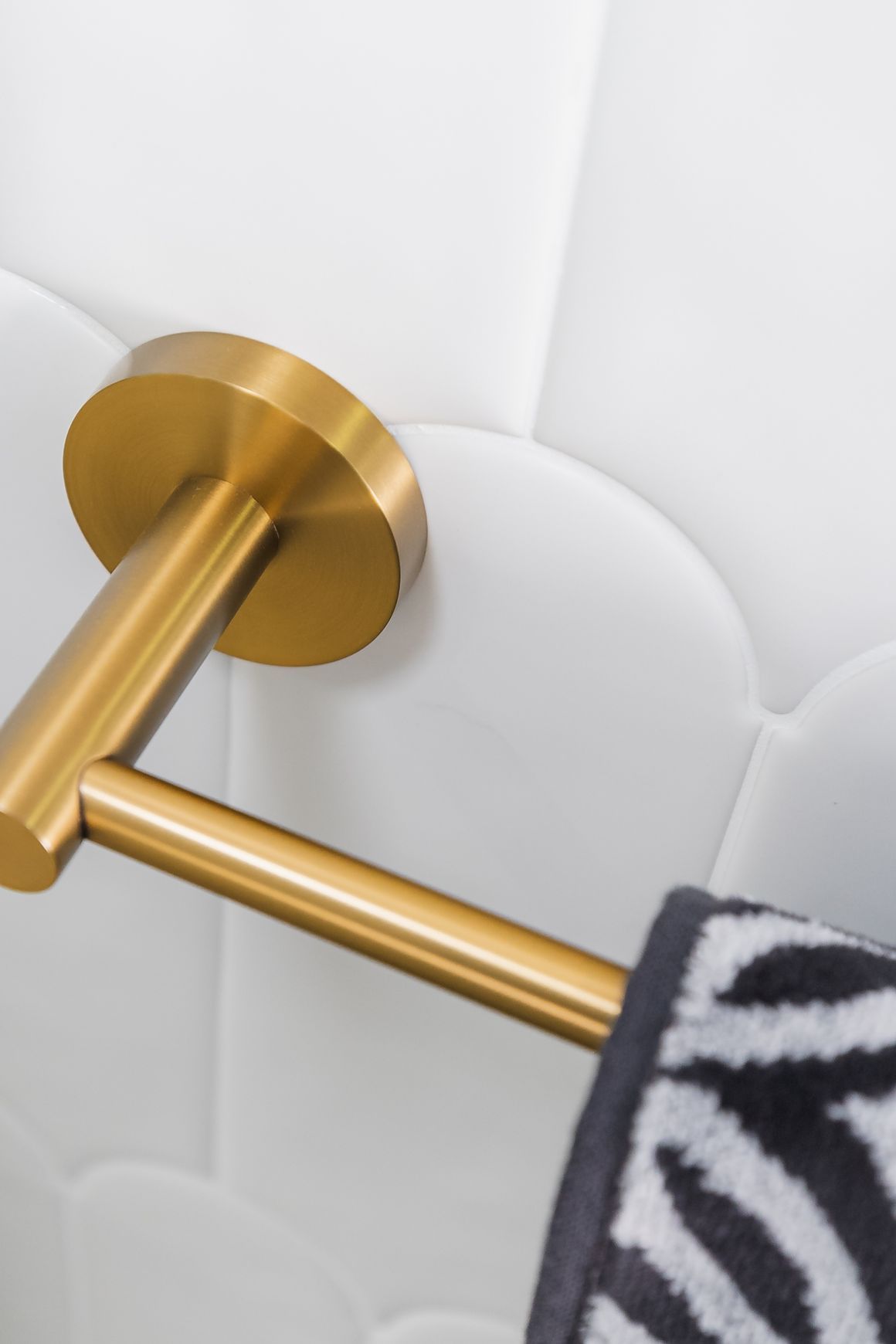 Lucid Pin Single Towel Rail 800mm Brushed Brass