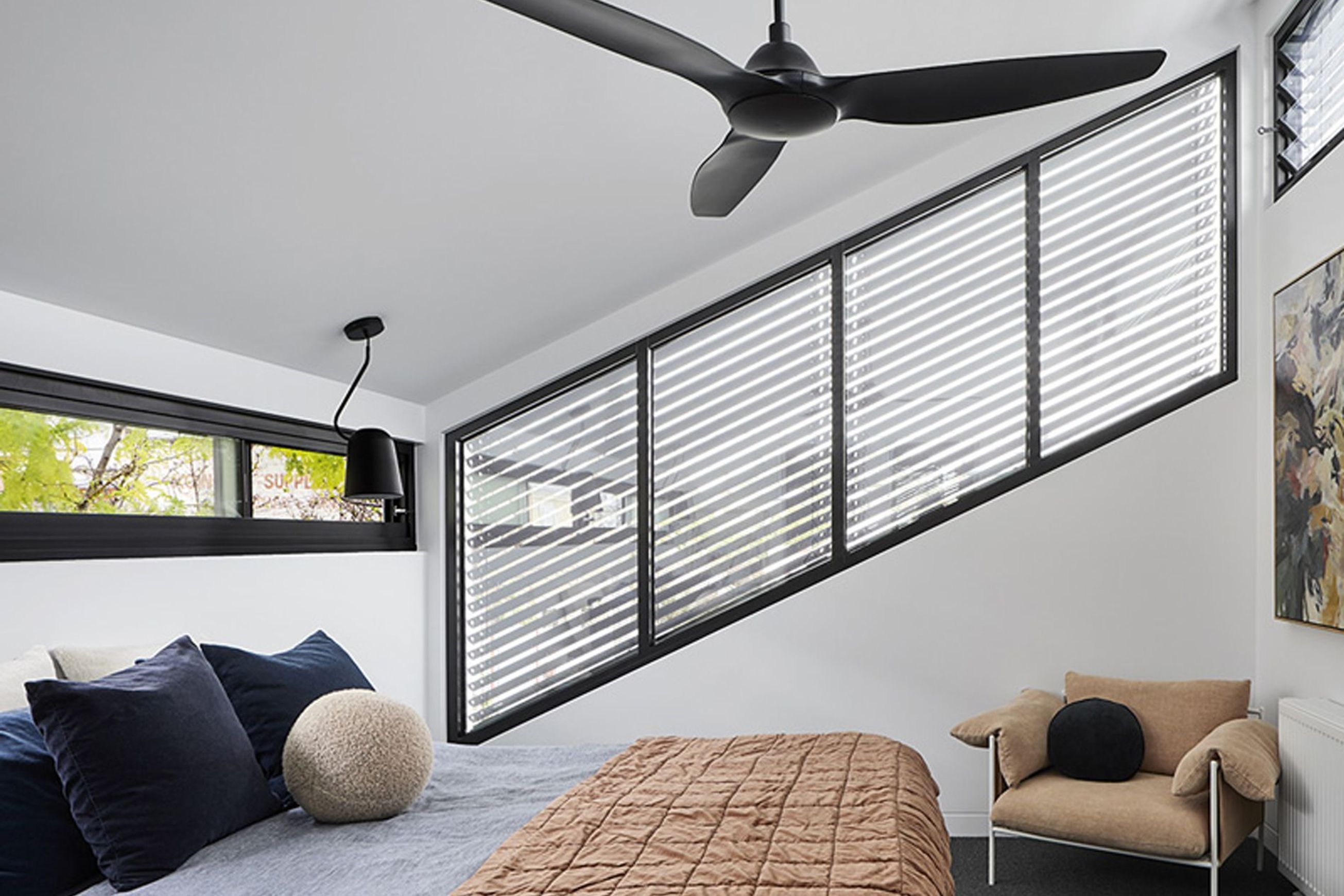 Asymmetric External Venetian Blinds | Warema