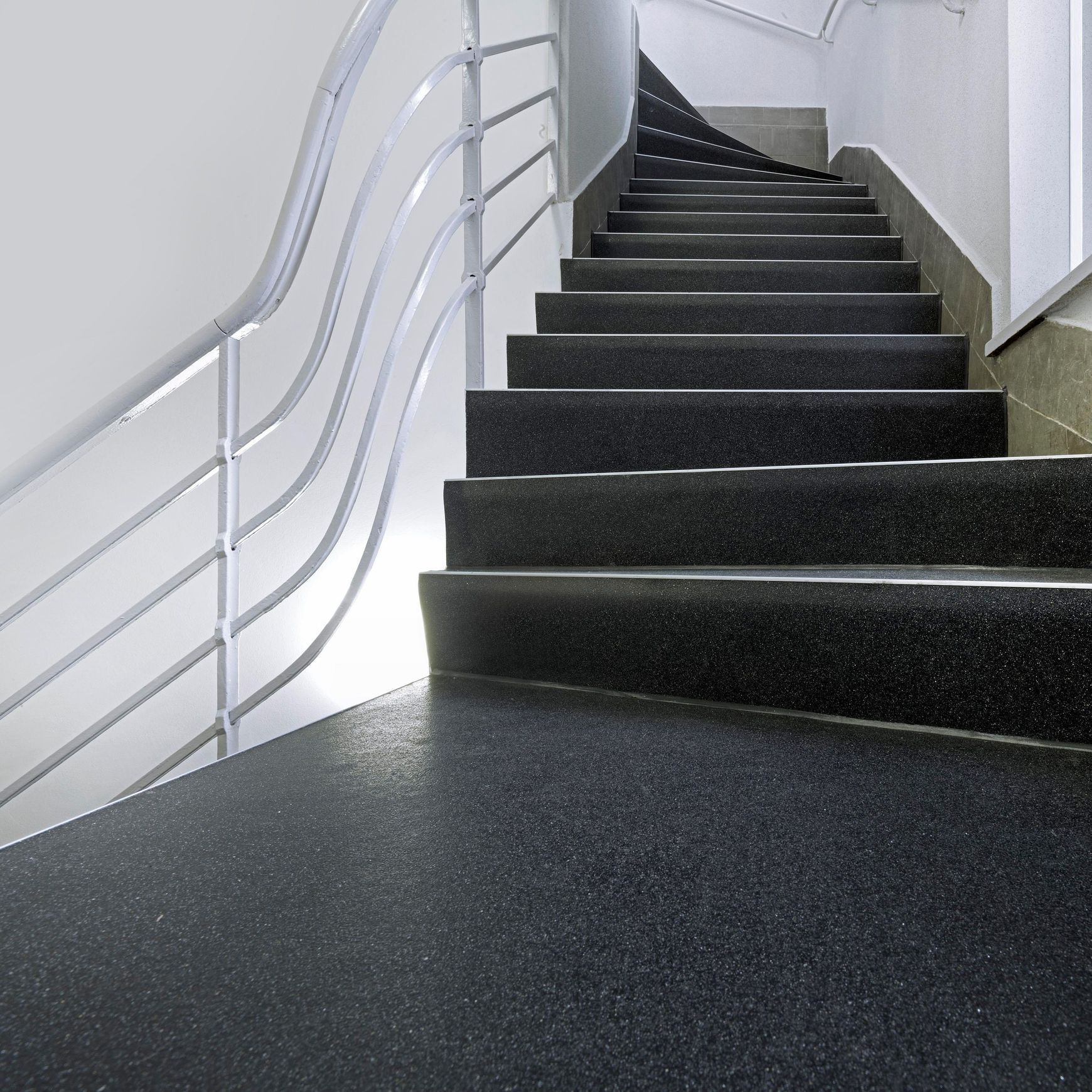 Altro Walkway™ VM20 - R10 Safety Flooring