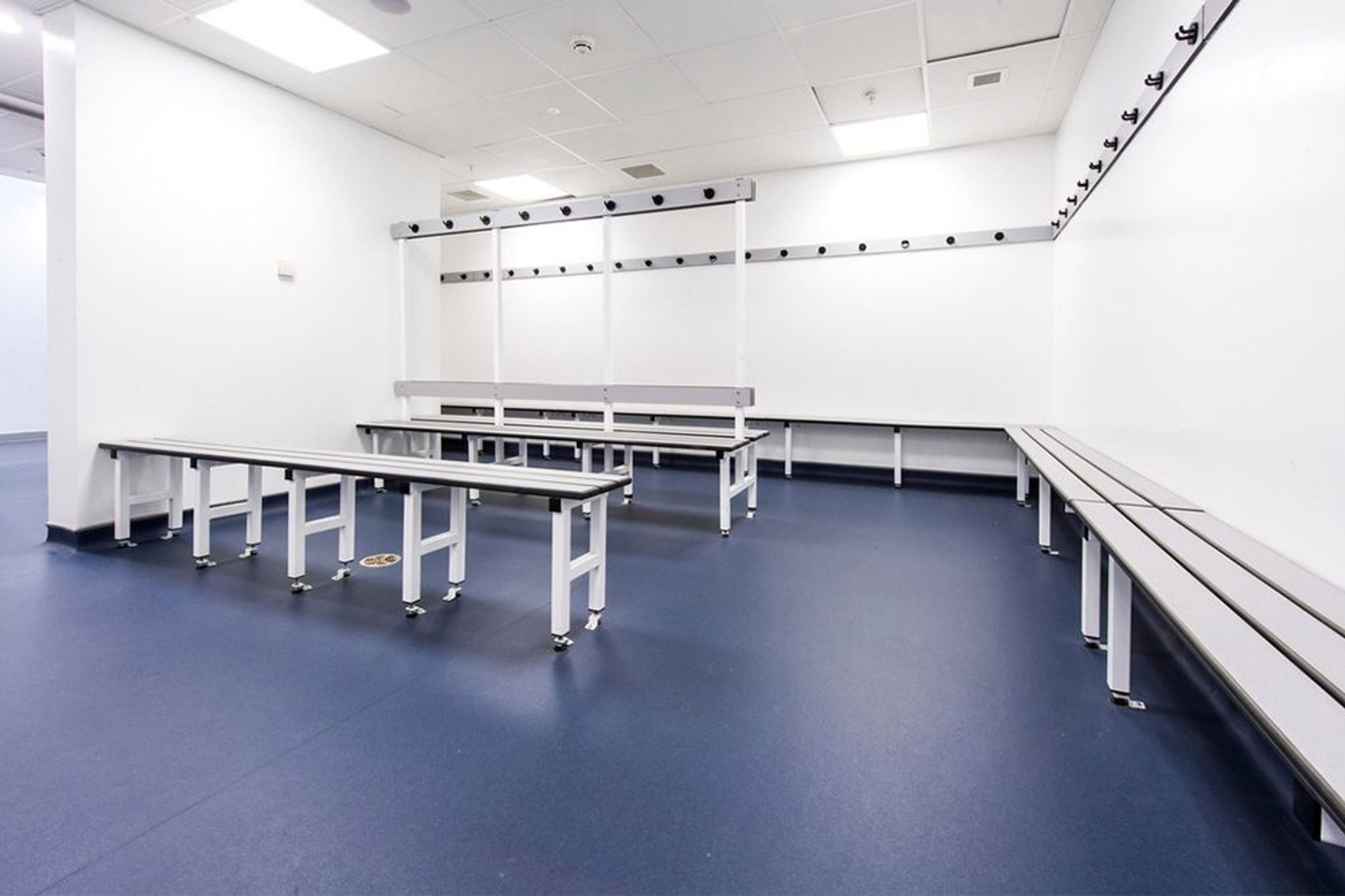 Altro Walkway™ VM20 - R10 Safety Flooring
