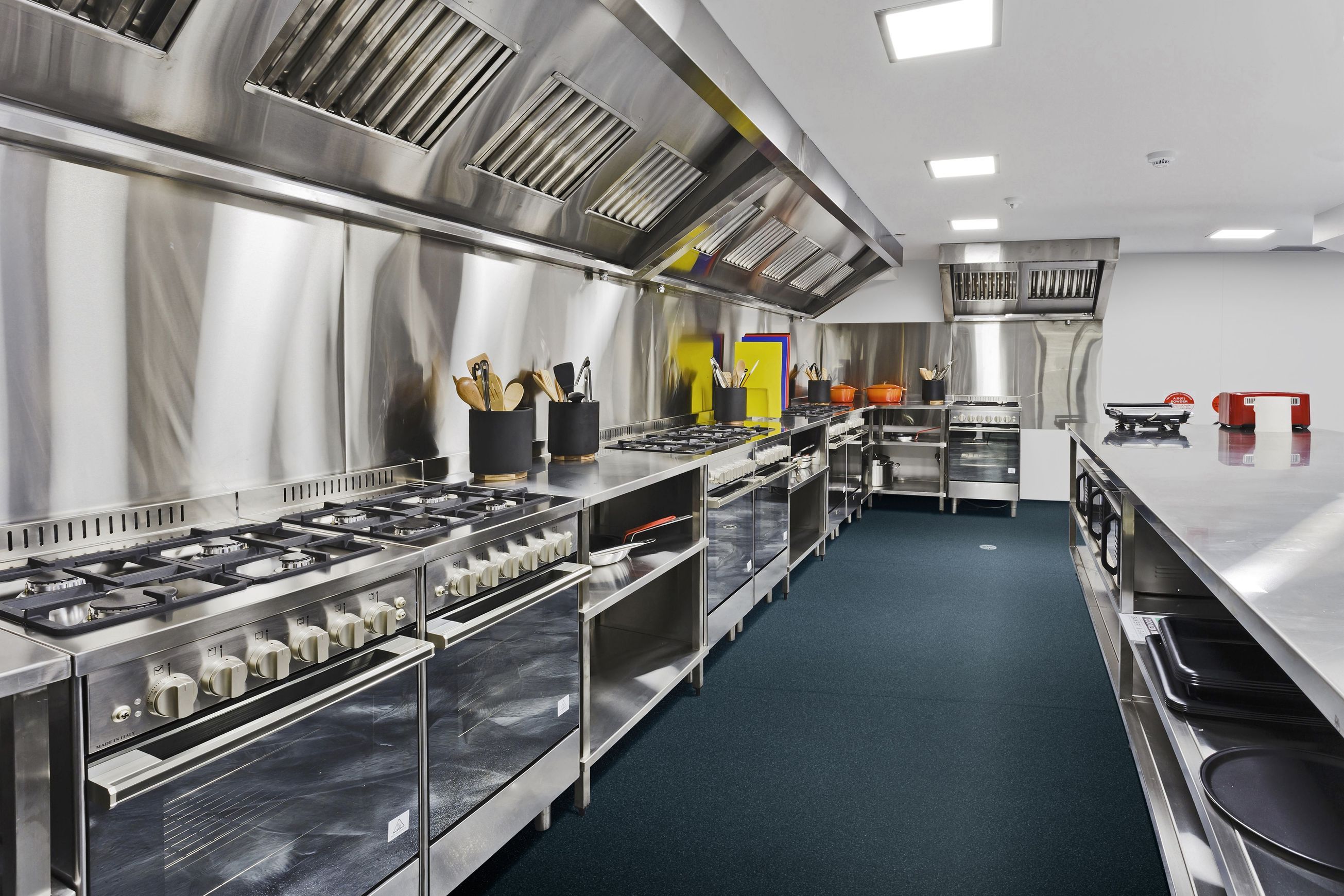 Altro Stronghold™ K30 - R12 Commercial Kitchen Flooring