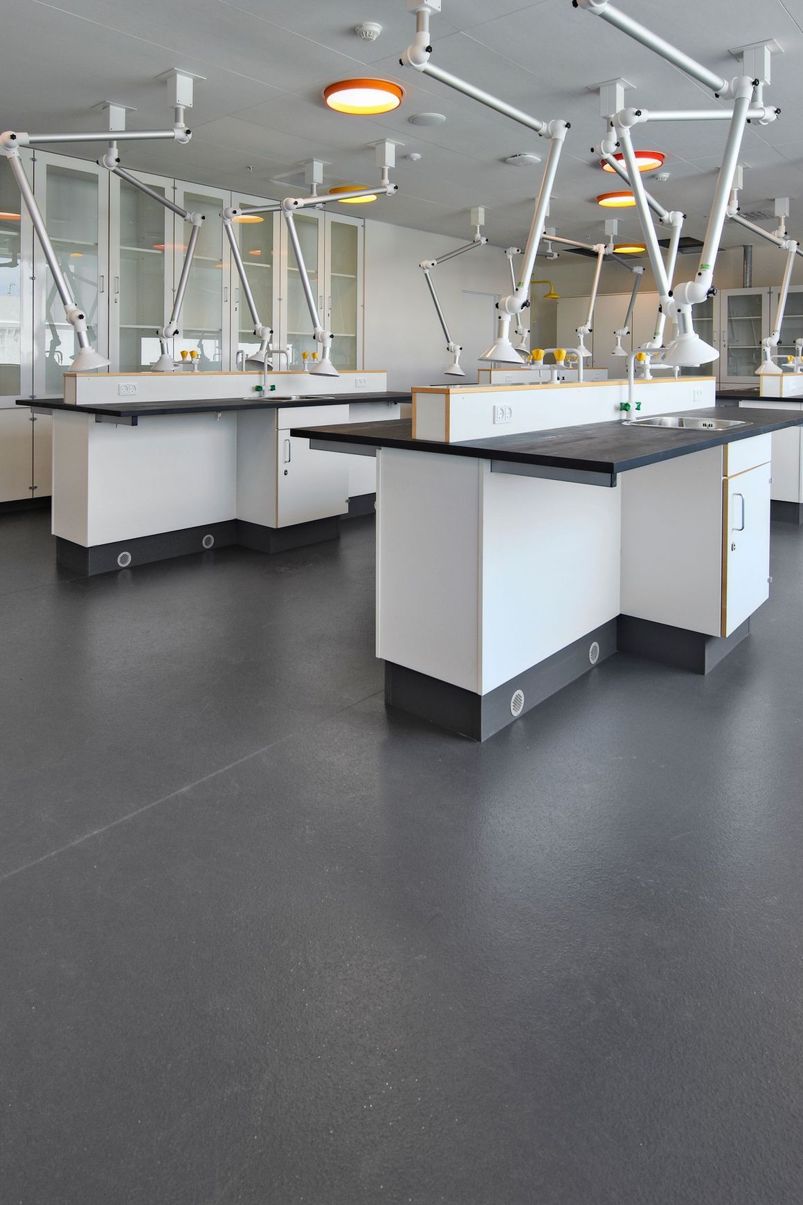 Altro ContraX™ - R10 Safety Flooring