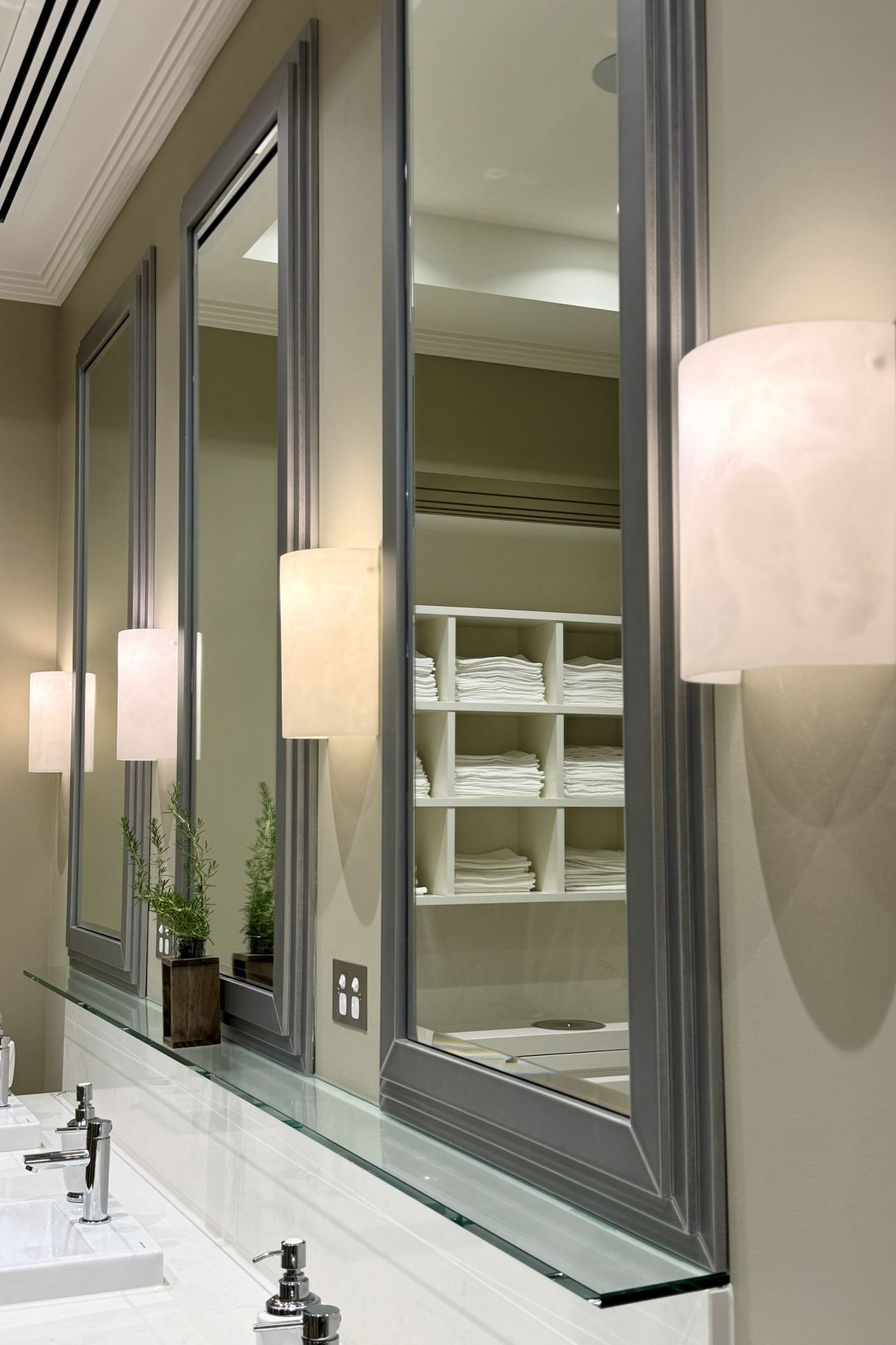 Alabaster 1 Light Curved Wall Light in Faux White