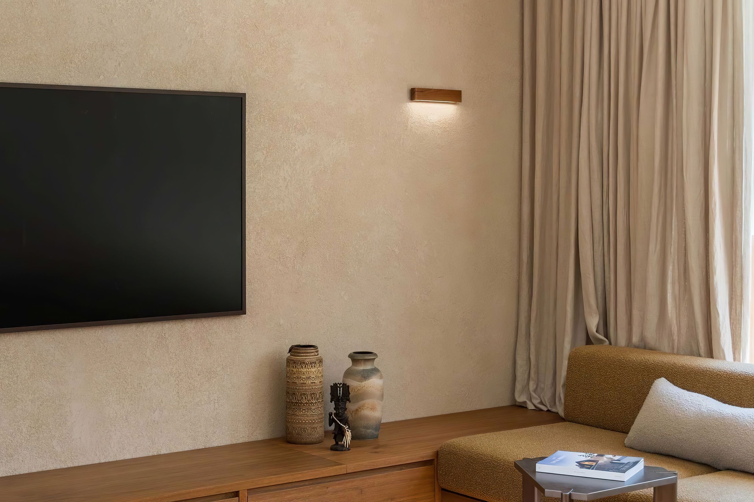 Umber Sconce Hue
