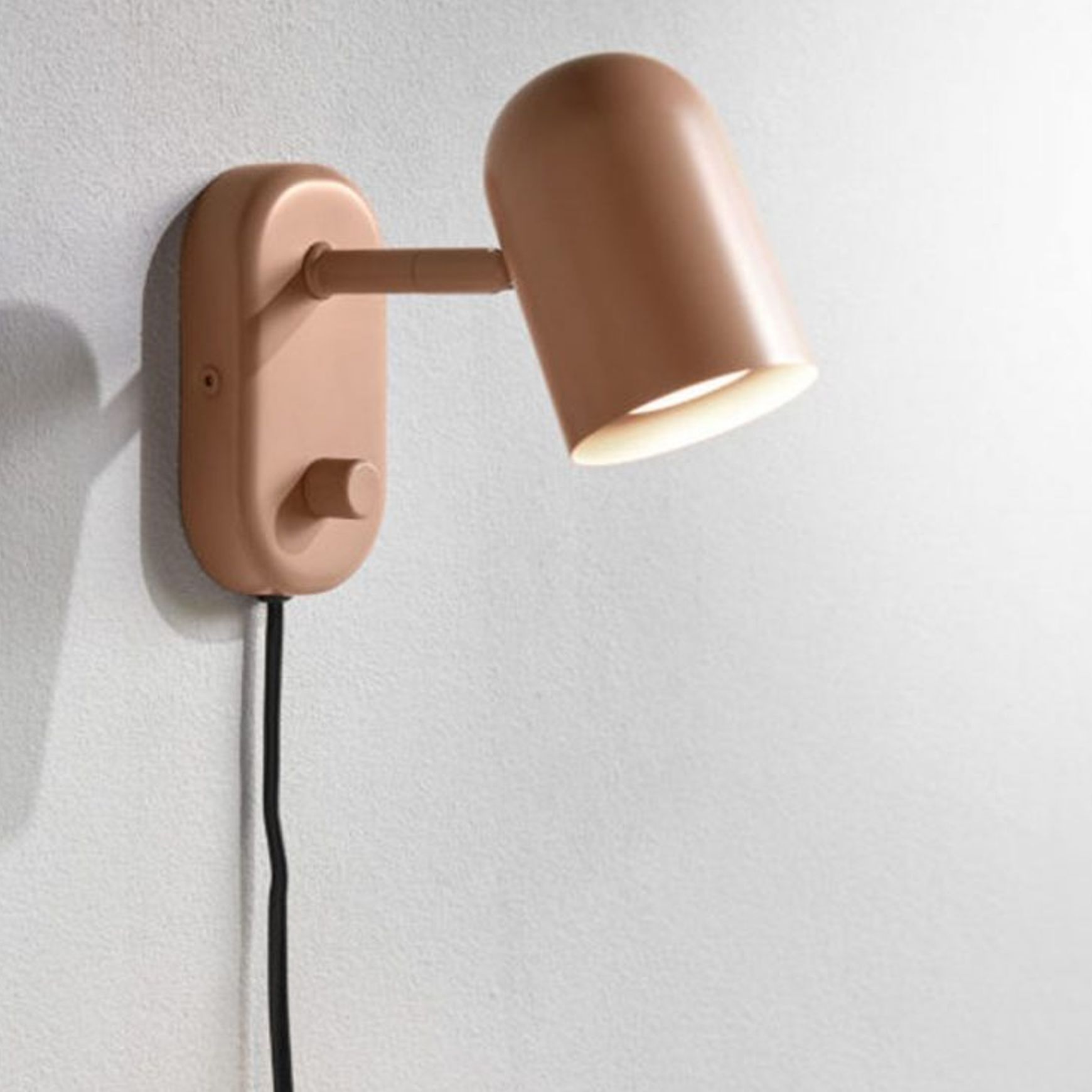 Buddy Wall Light