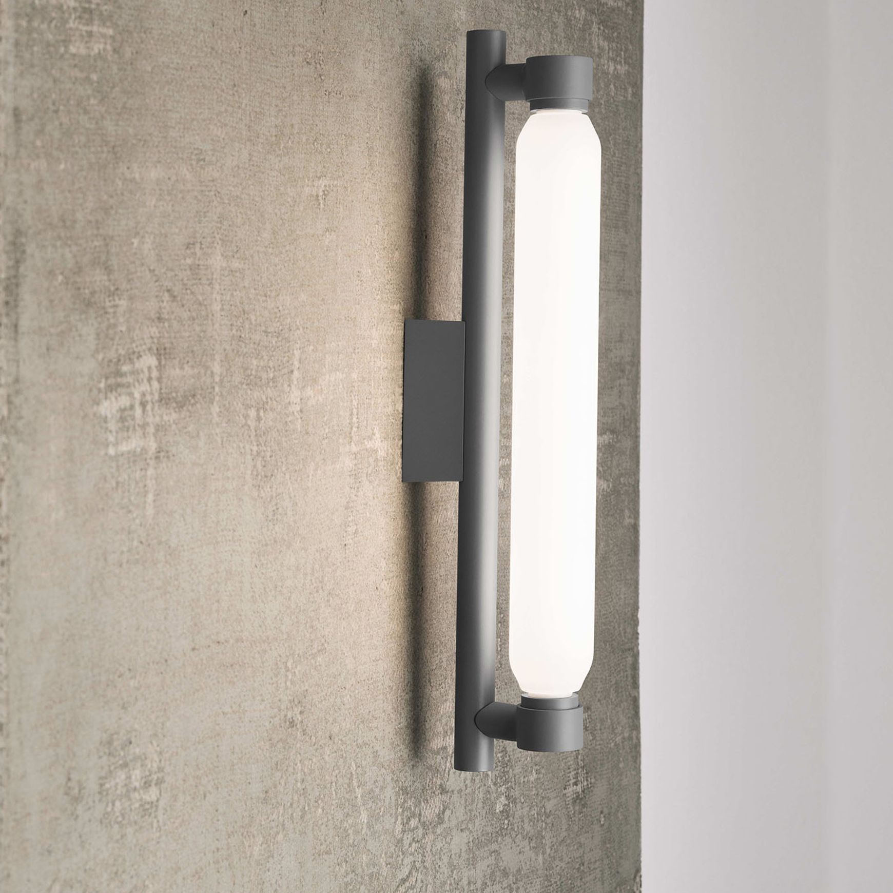 La Roche Wall Light