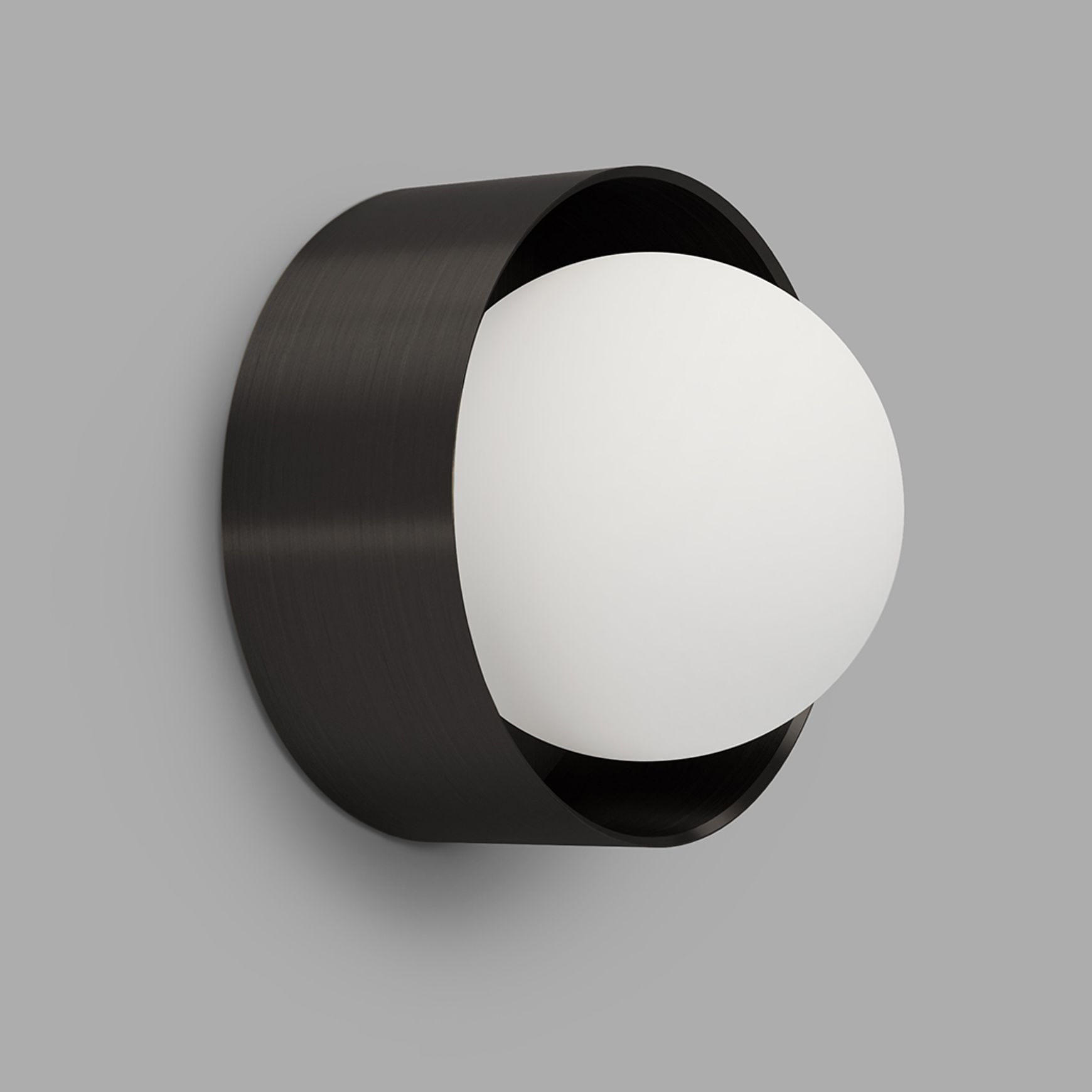 Orb Sur Large Wall Light