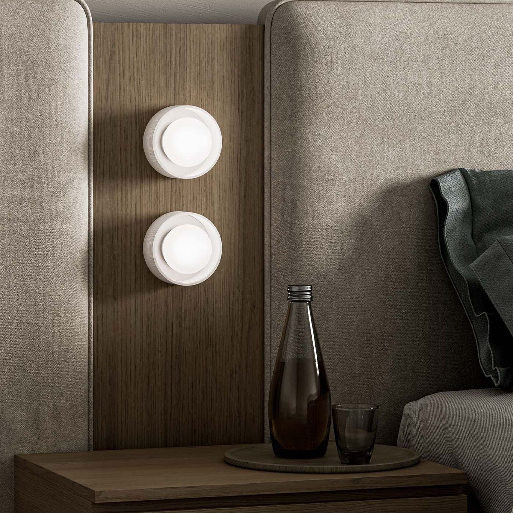 Orb Sur Ribbed Wall Light