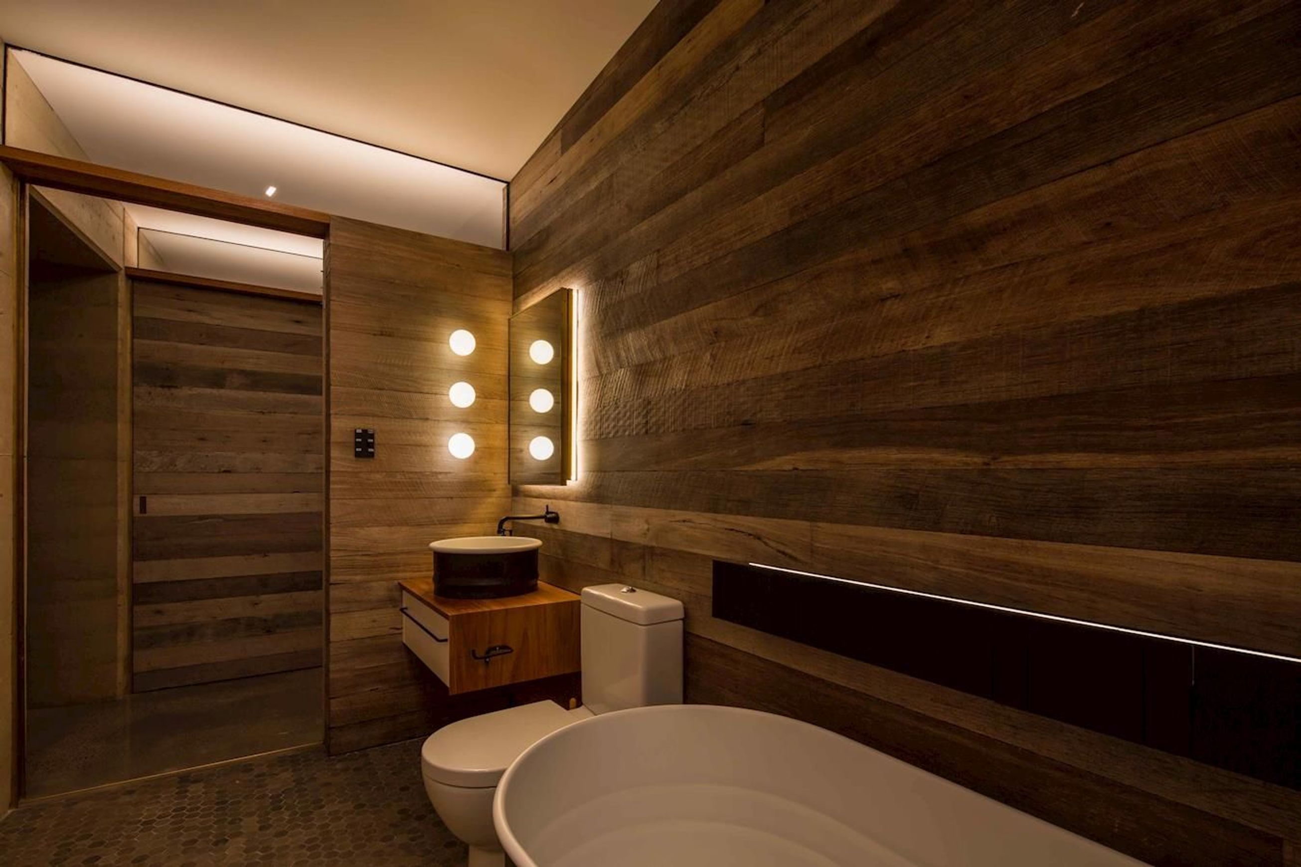 Stella Wall Light