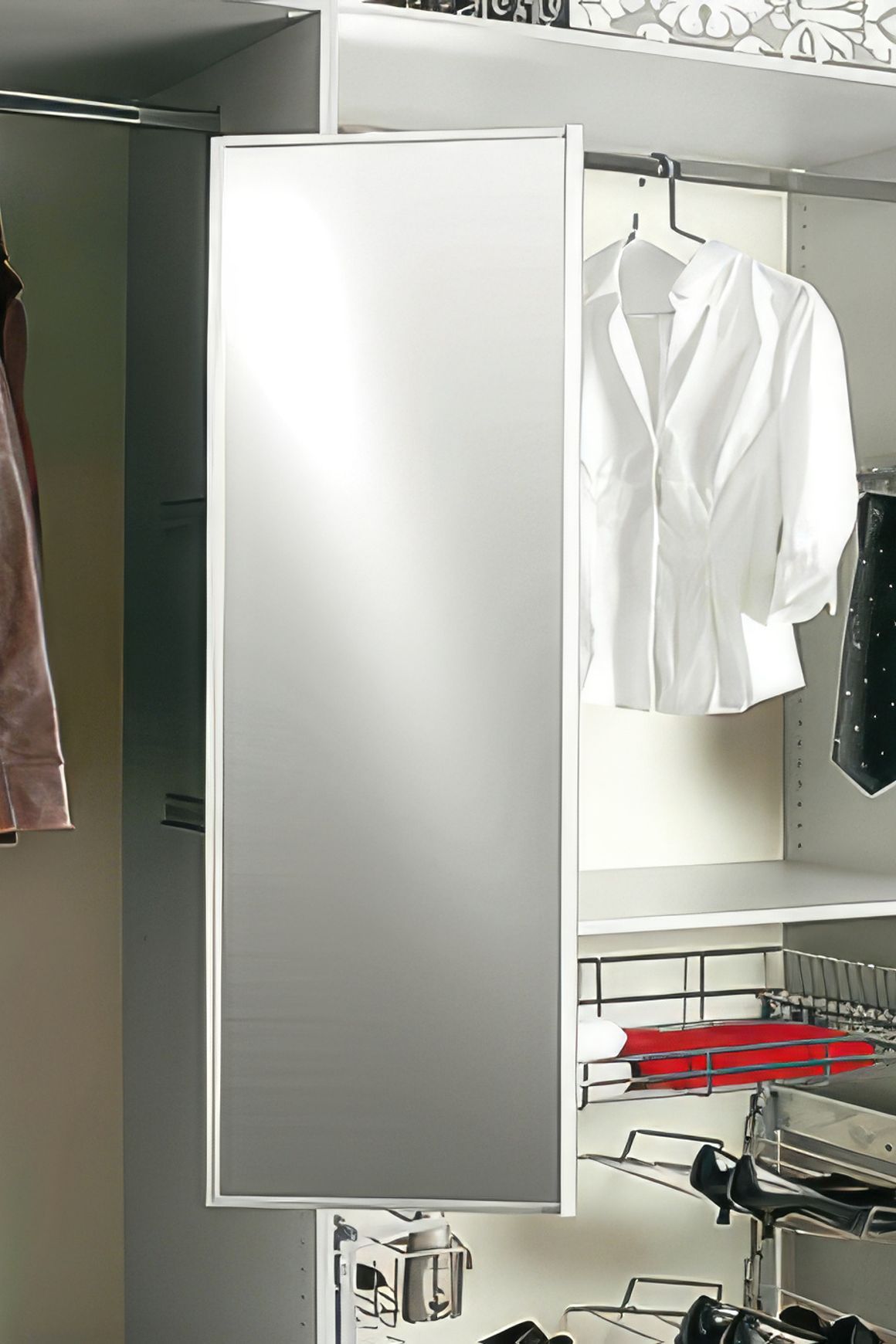 180° Swivel Extending Mirror