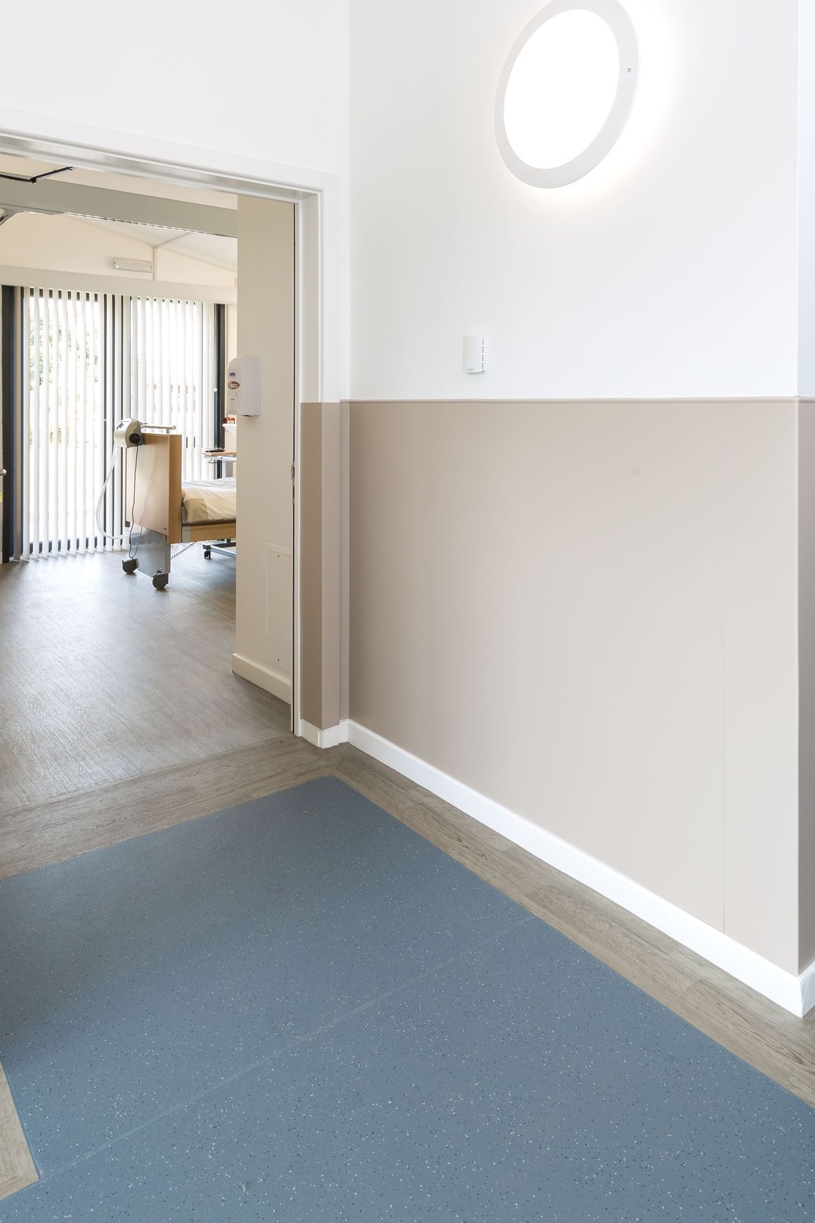 Altro Fortis Titanium 15™ Wall Protection