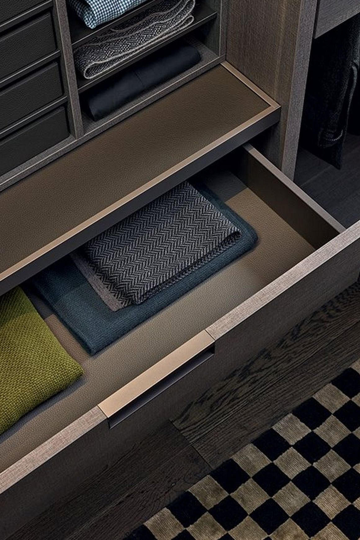 Senzafine Walk-In Closet