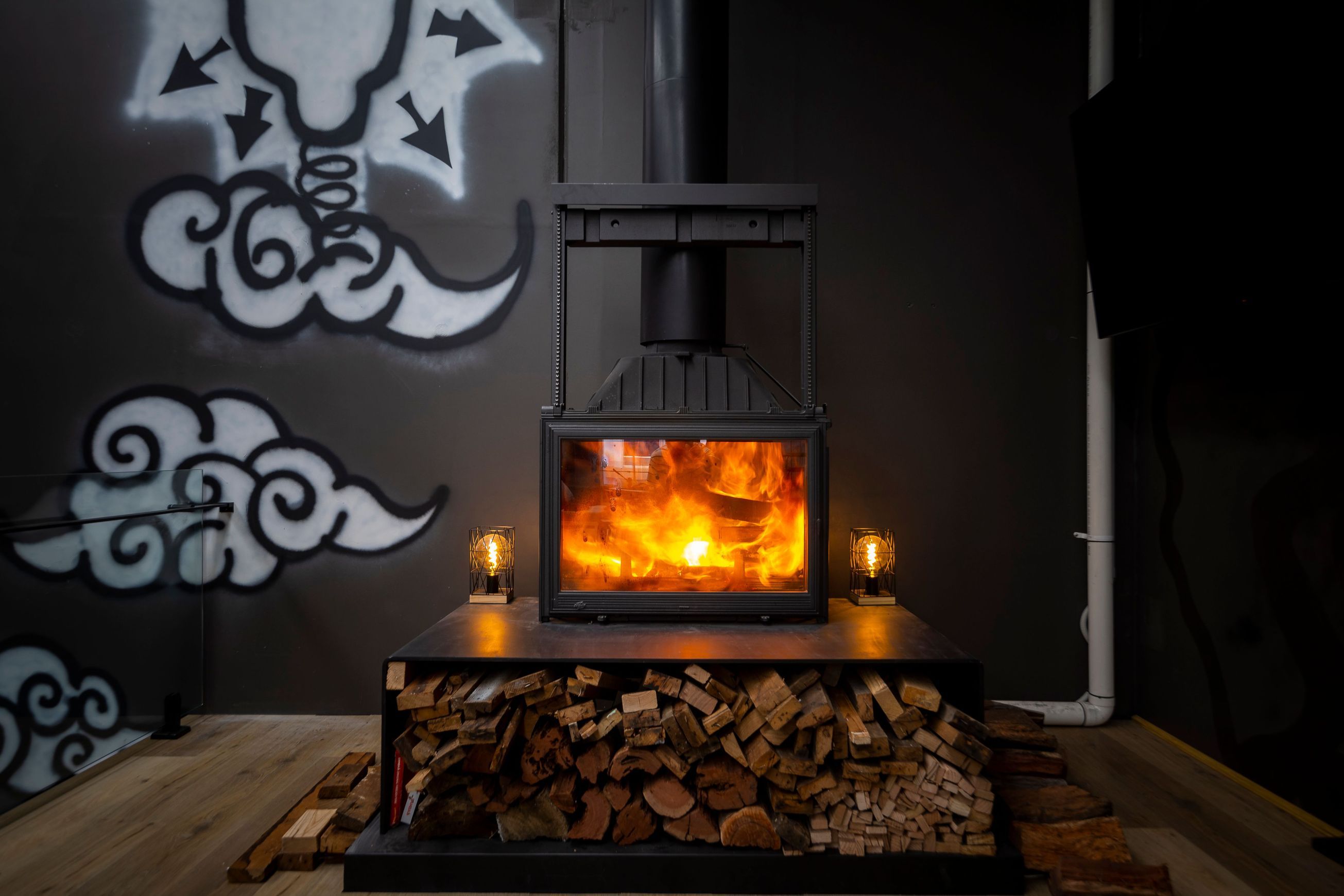 Seguin Super 9 Cheminee Fireplace - Swing and Lift Door