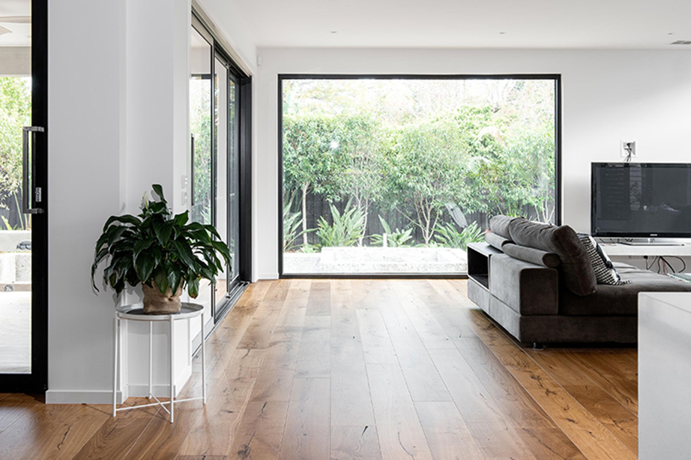European Oak Lacquer Wood Flooring