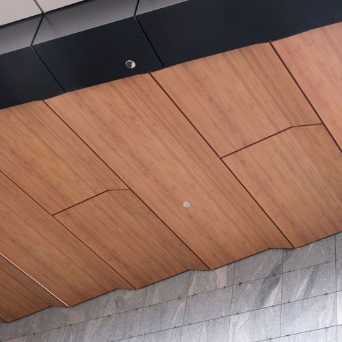 White & Light-Coloured Woodgrain Finishes