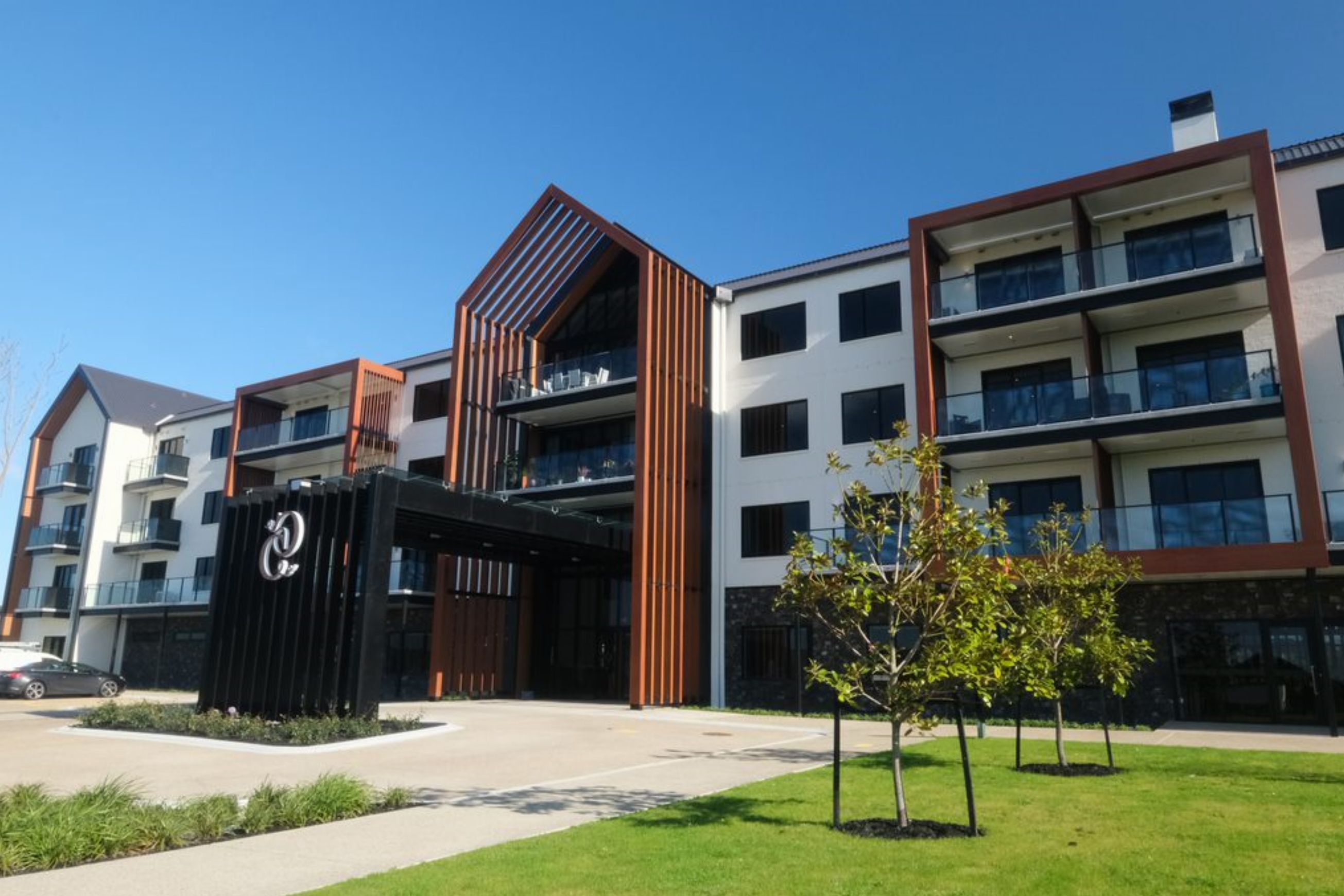 Deep & Darker-Toned Woodgrain Finishes