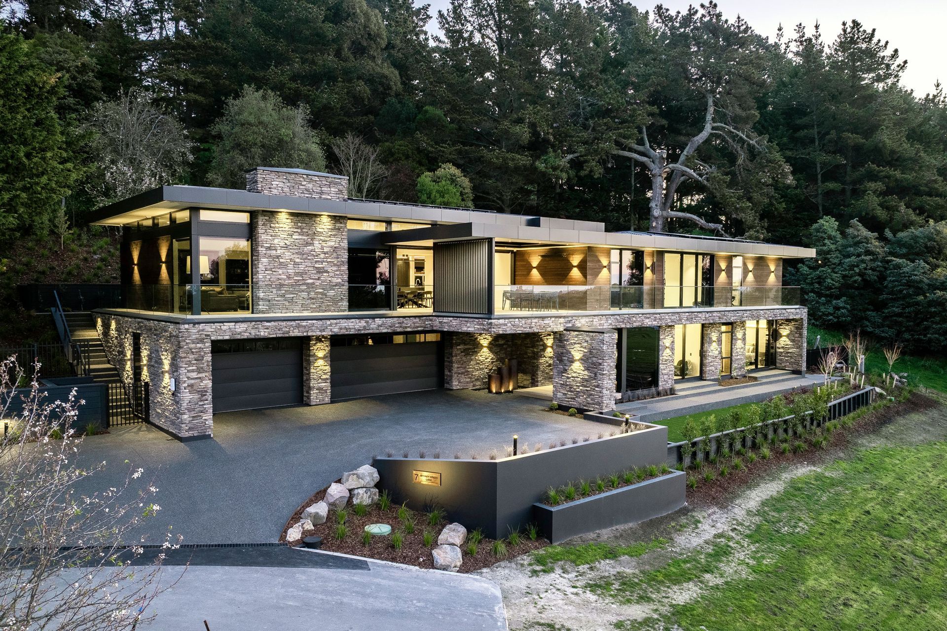 DJ Hewitt Builders banner