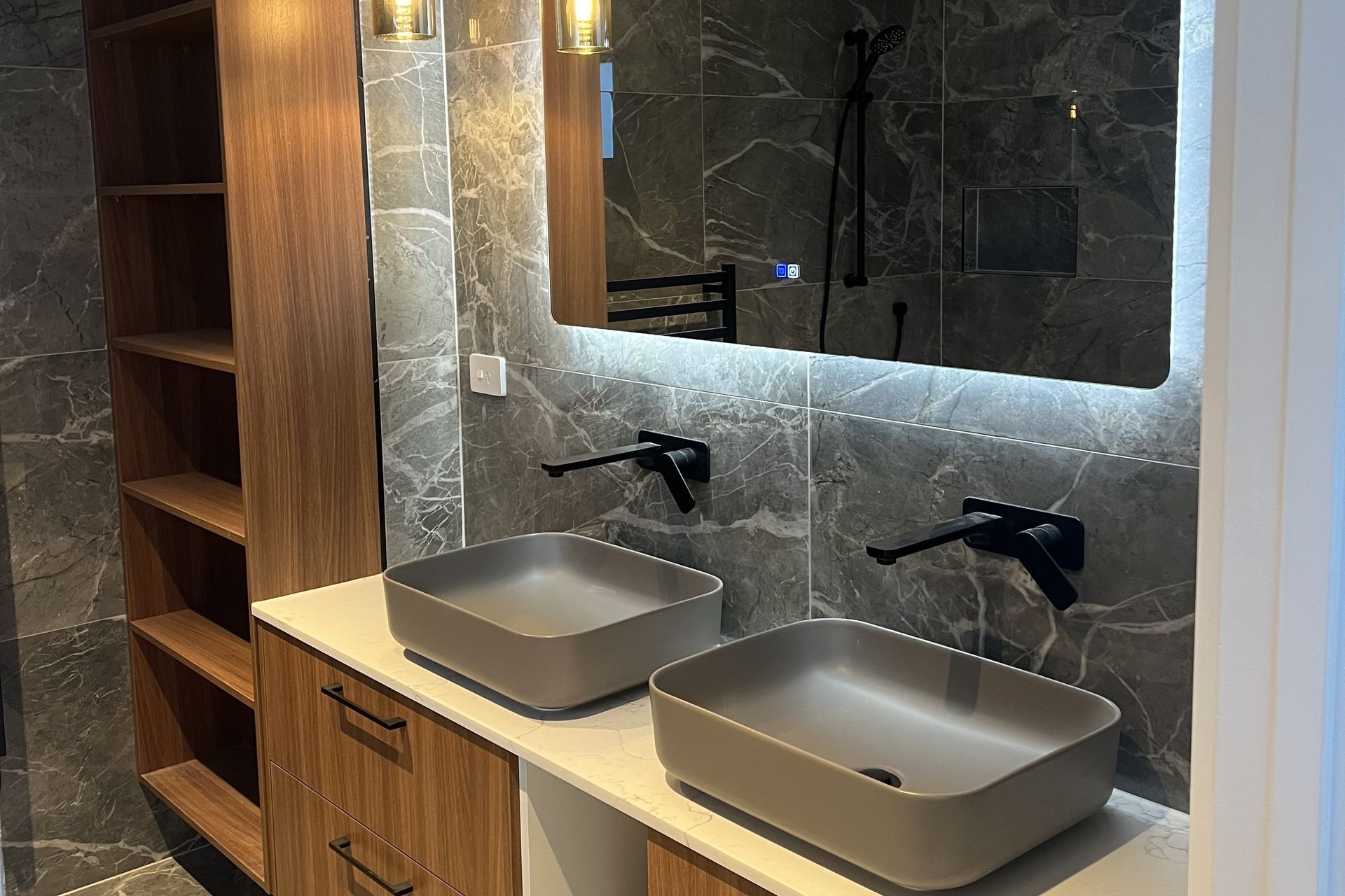 Hero Banner for Right Eye Building Limited