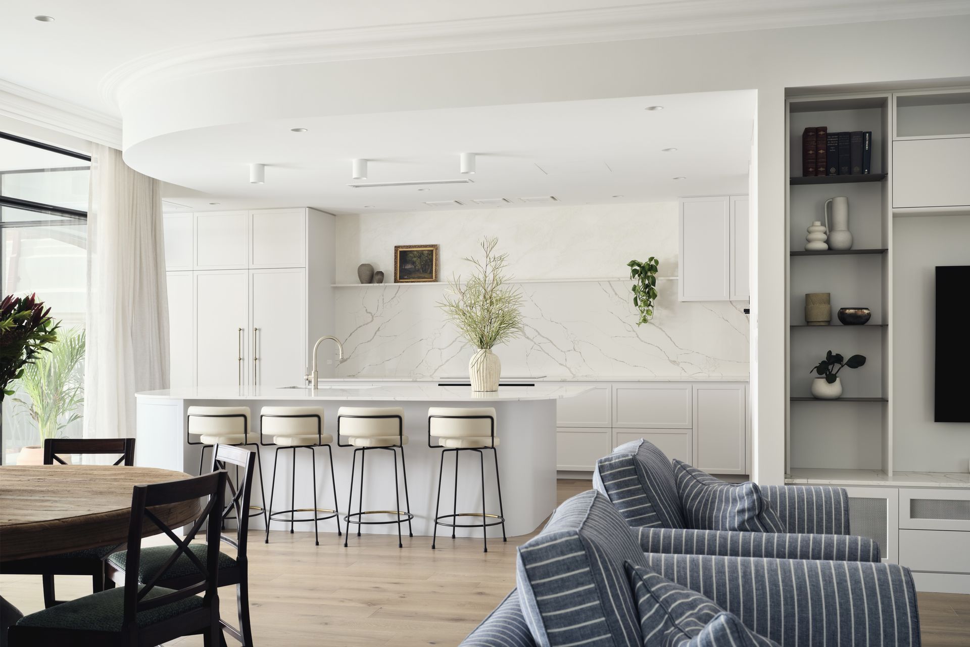Supporting Image 1 for Lux Interiors