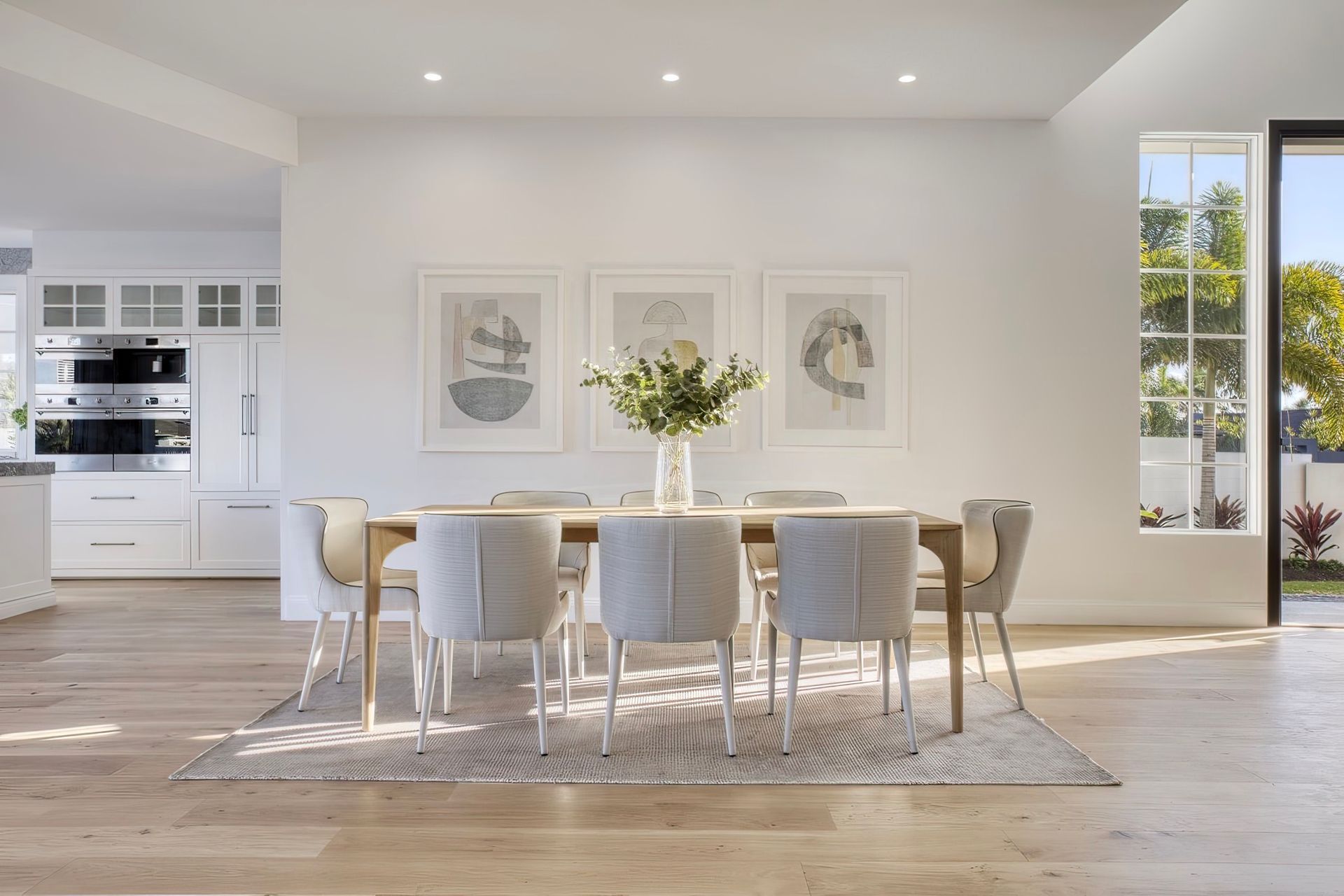 Supporting Image 1 for Amores