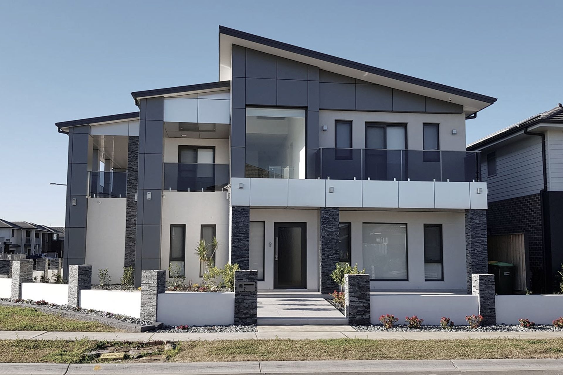 Supporting Image 2 for Lara's Design