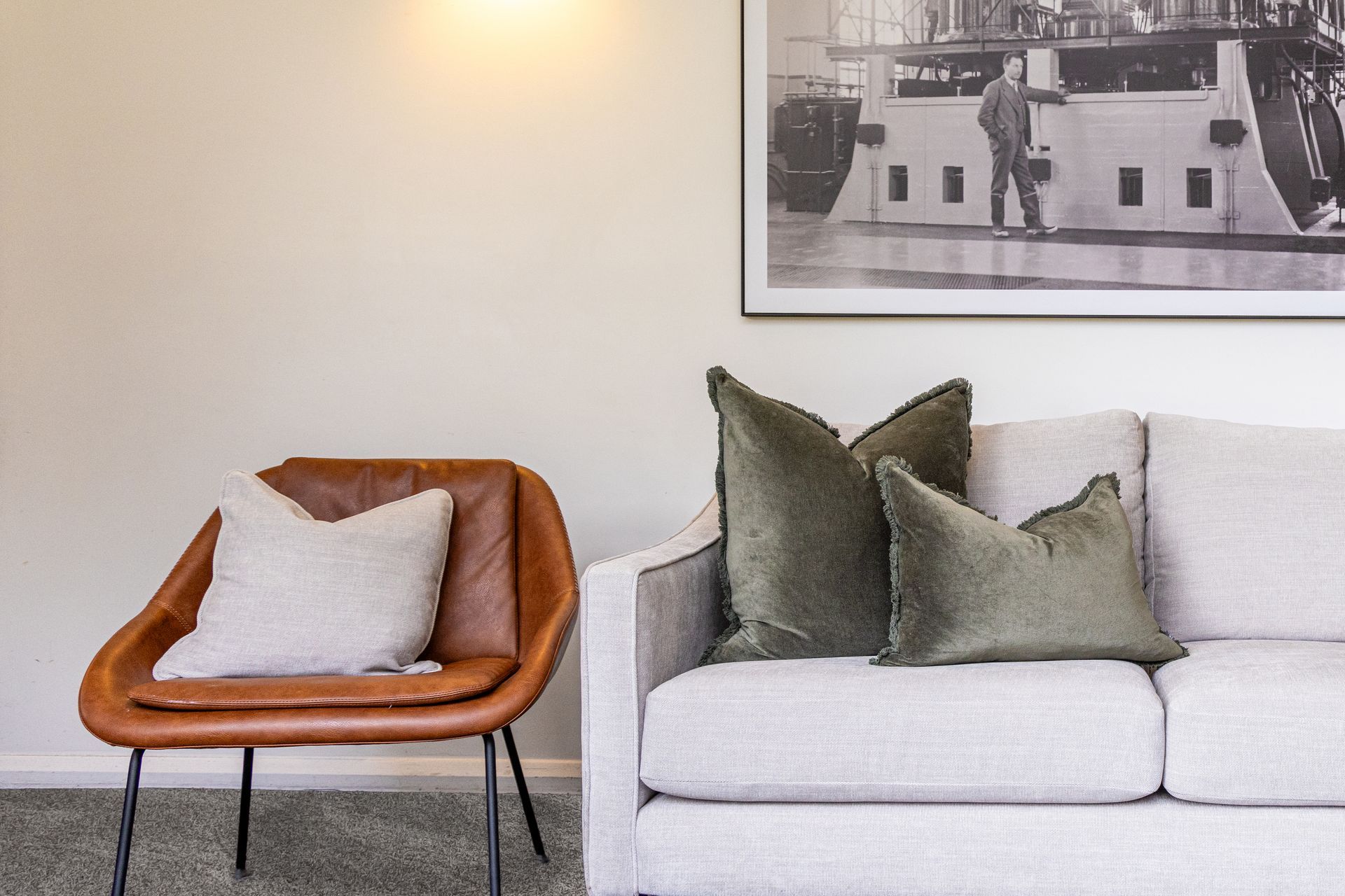 Supporting Image 1 for ROOM