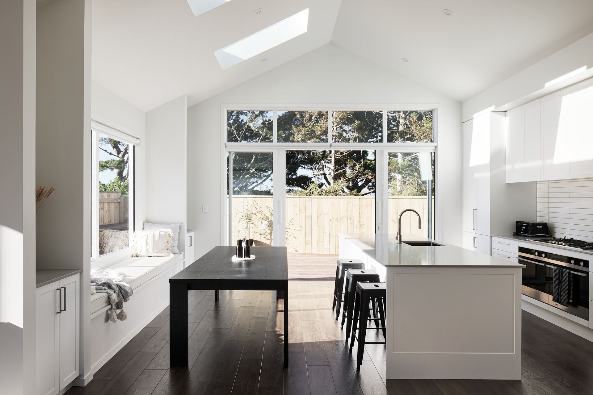 Hero Banner for Resolute Construction