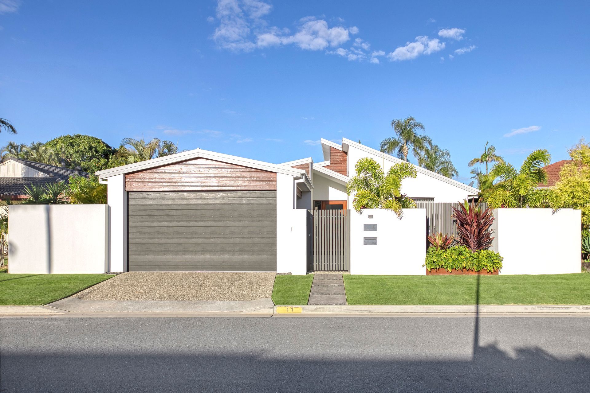 Supporting Image 2 for Lucian Constructions