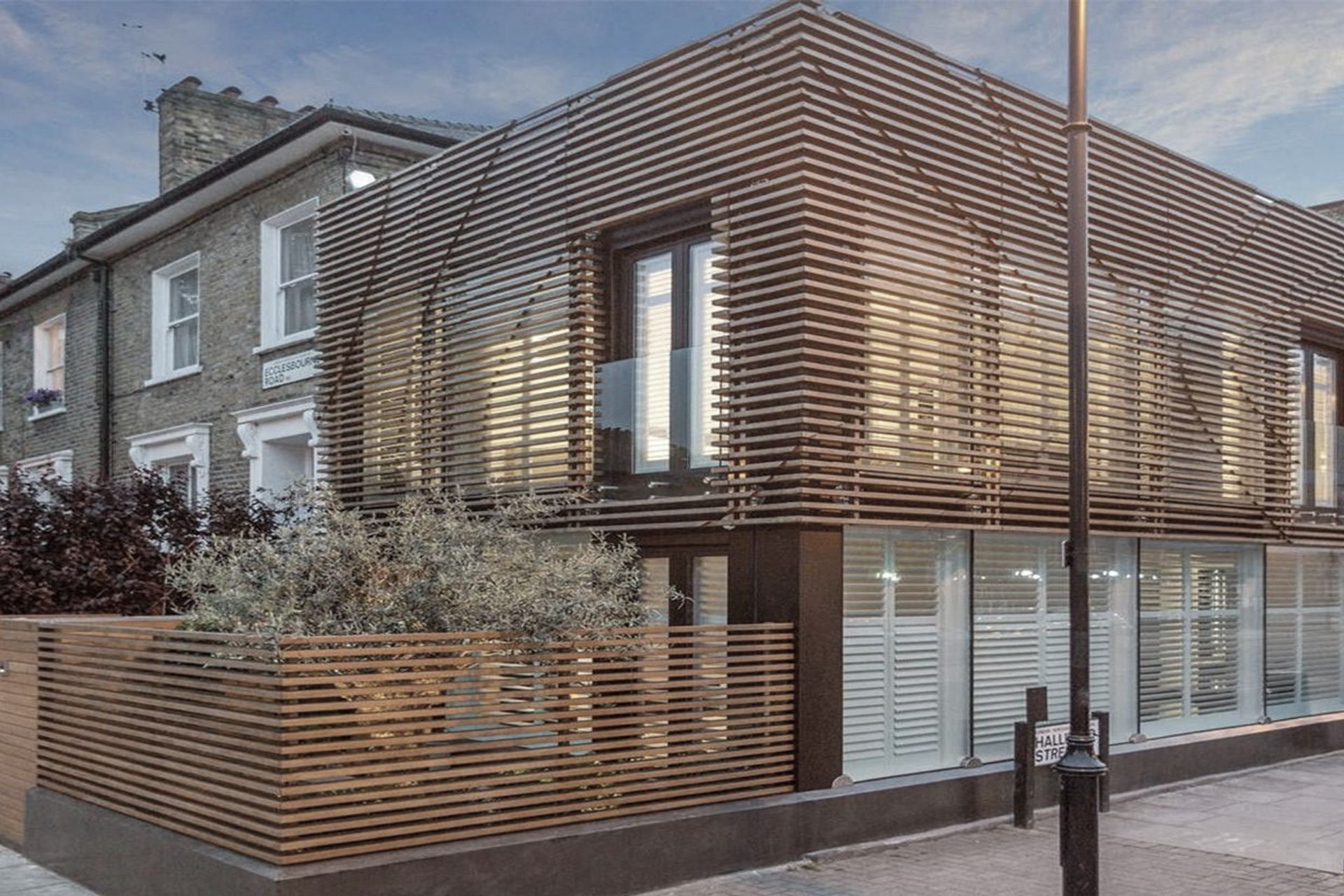 Supporting Image 1 for O1A International