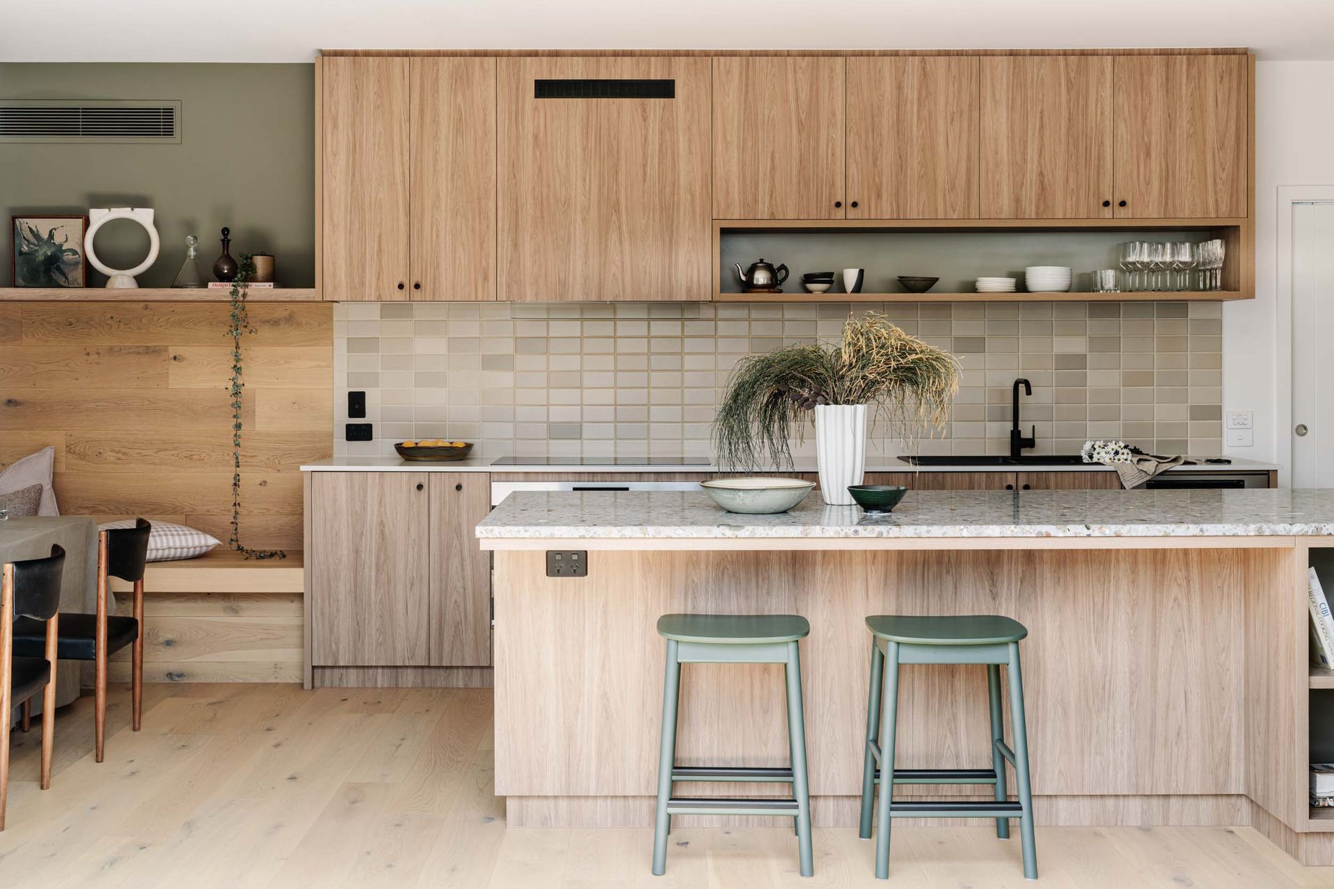 Supporting Image 1 for Hè Hè Design