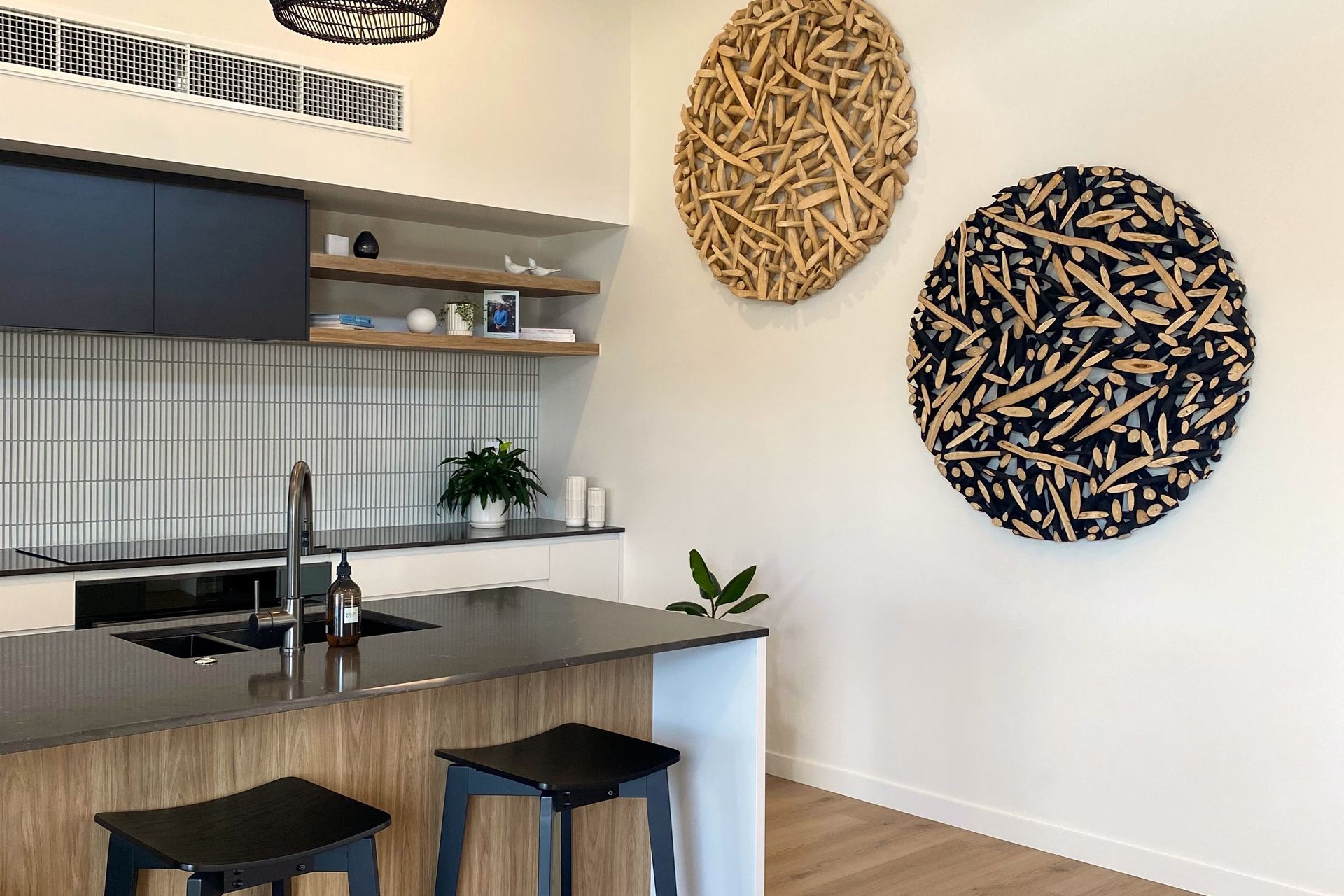 Supporting Image 1 for LH Design