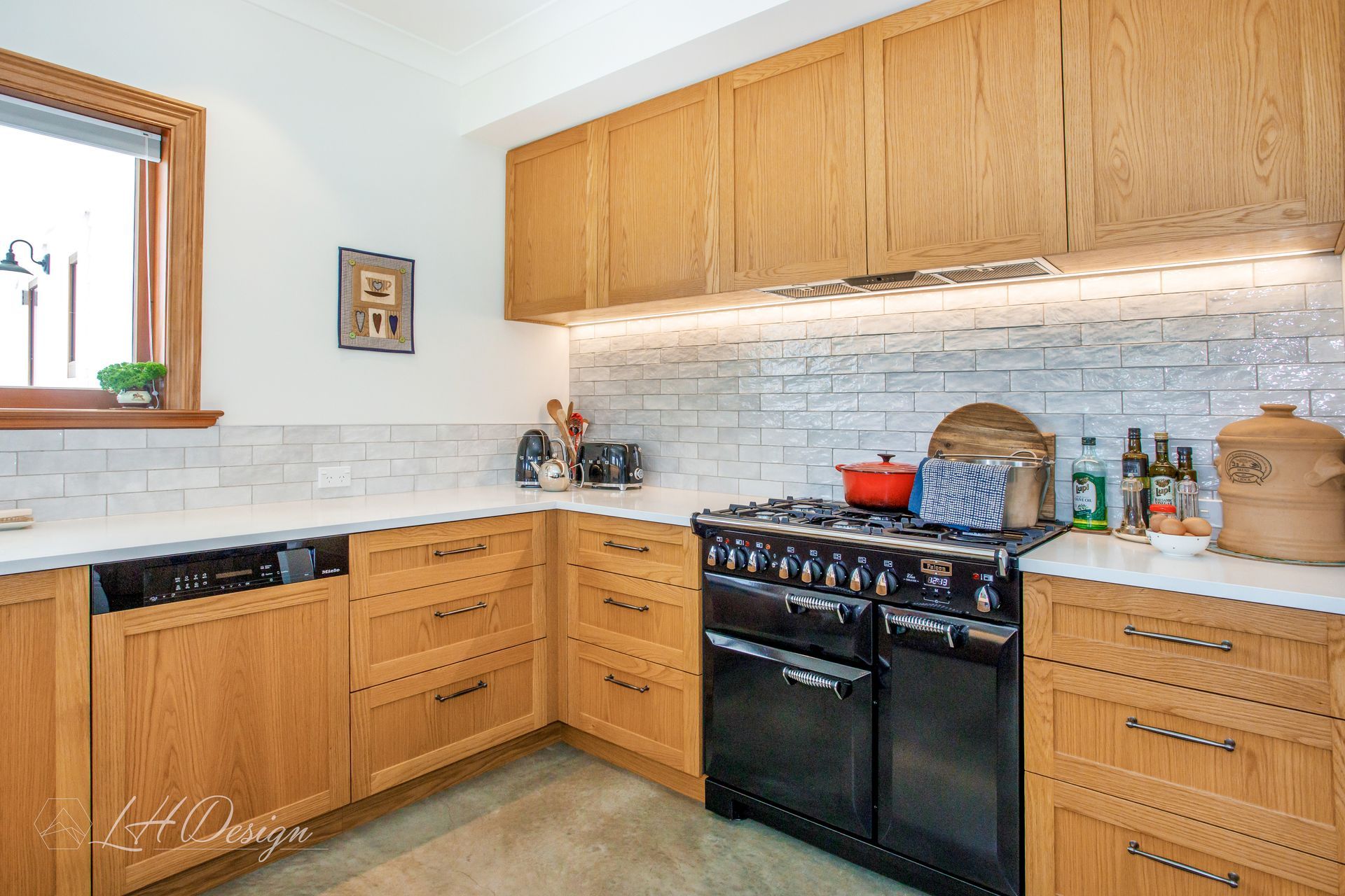 Supporting Image 6 for LH Design