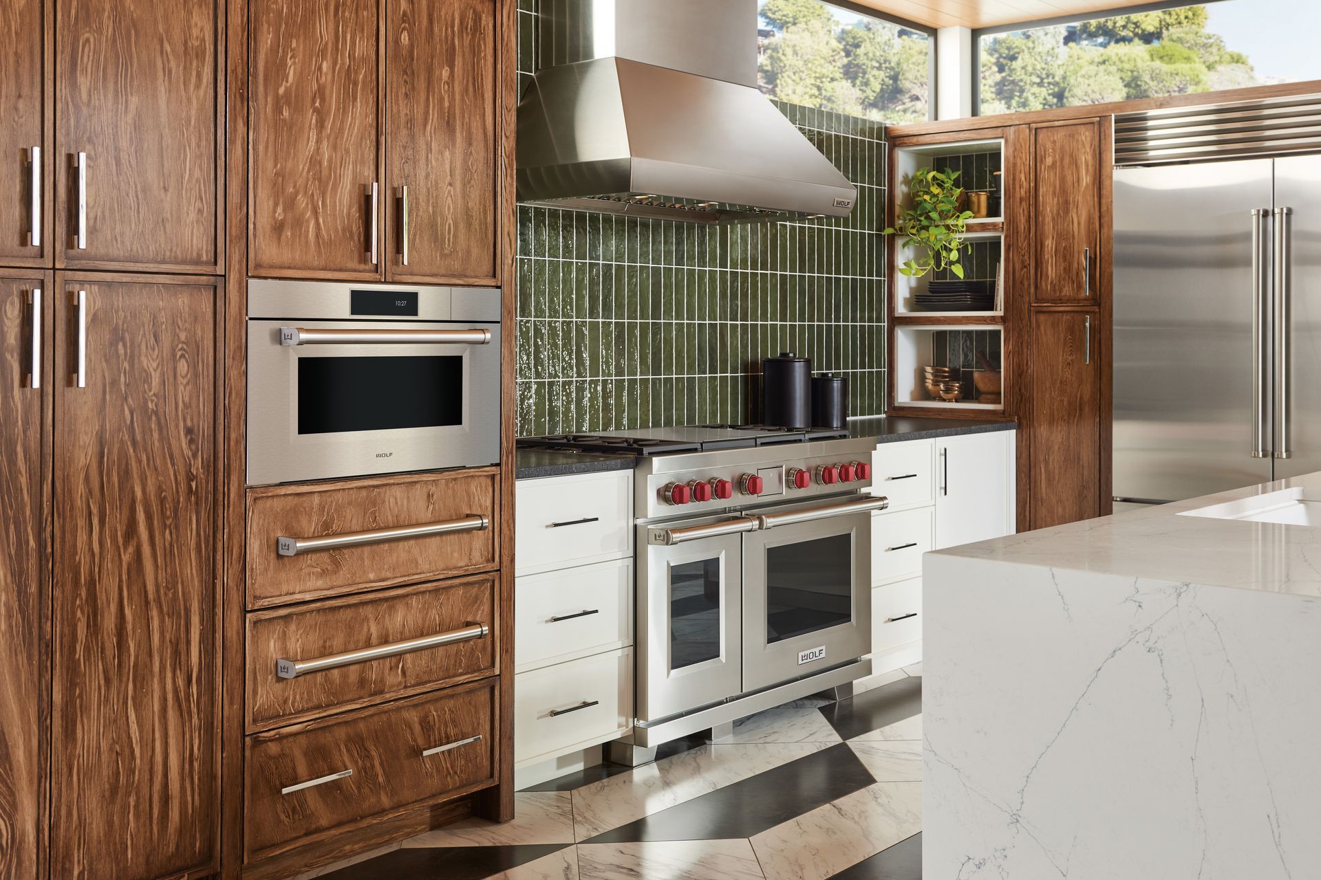 Supporting Image 3 for Sub-Zero Wolf