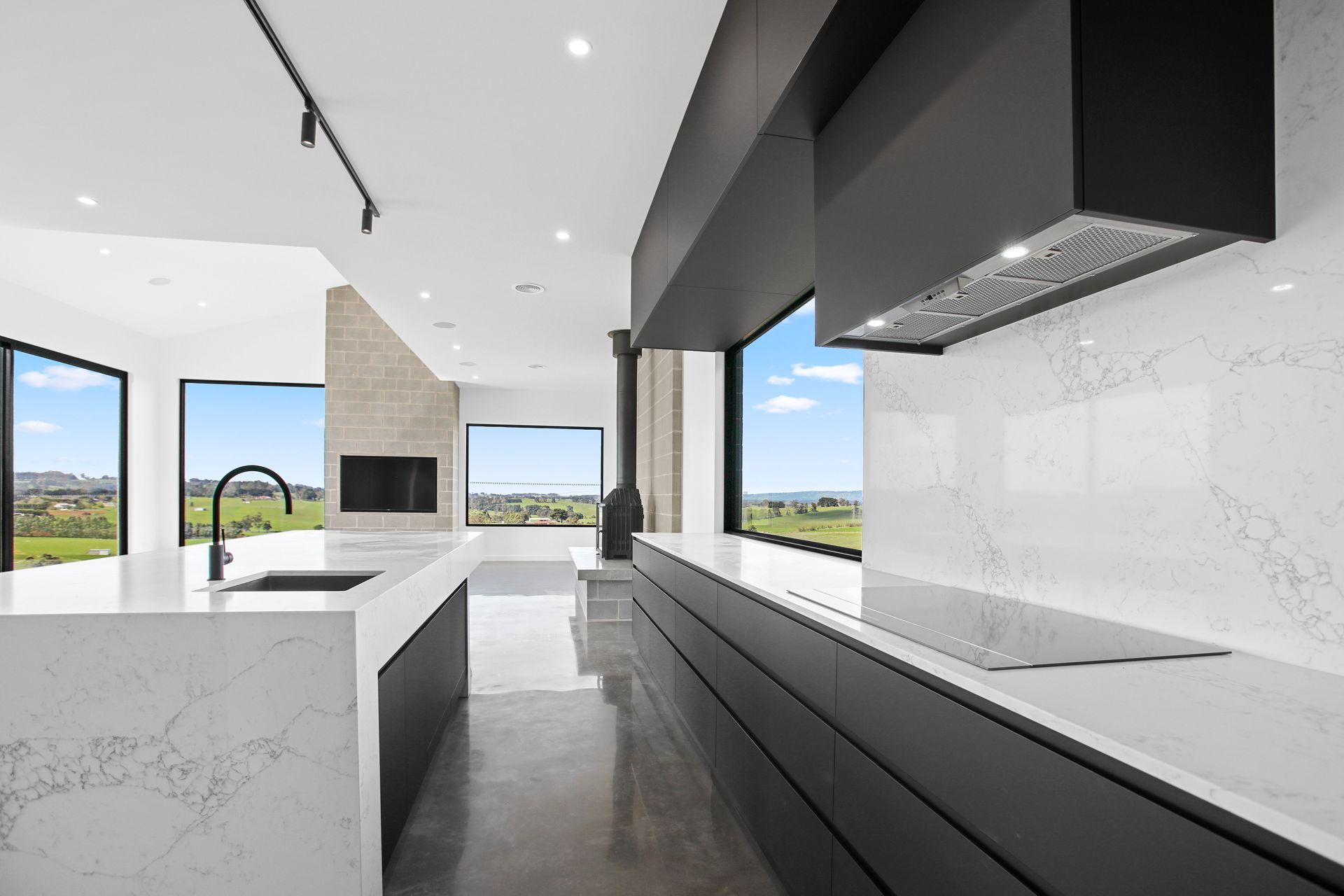 Supporting Image 6 for Schweigen