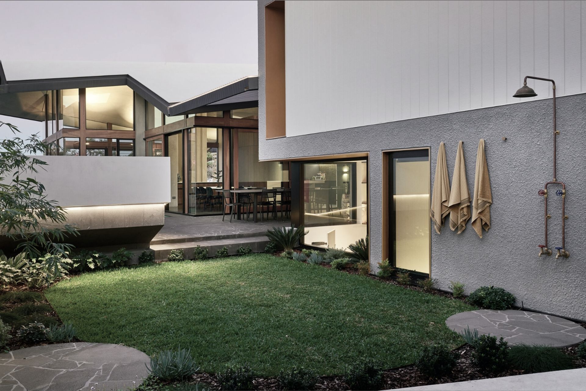 Supporting Image 1 for De Vries Designs