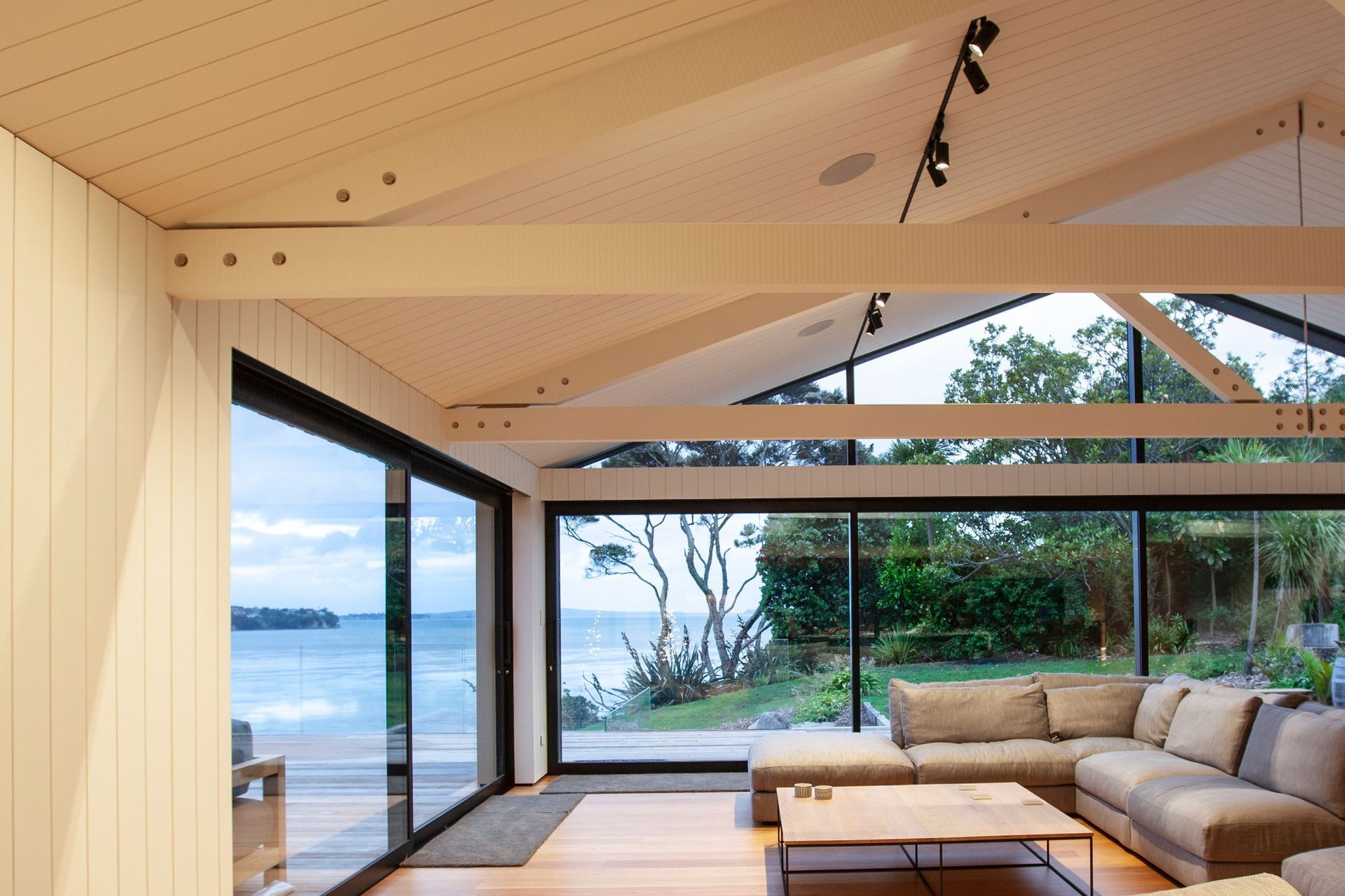 Supporting Image 7 for Halcyon Lighting