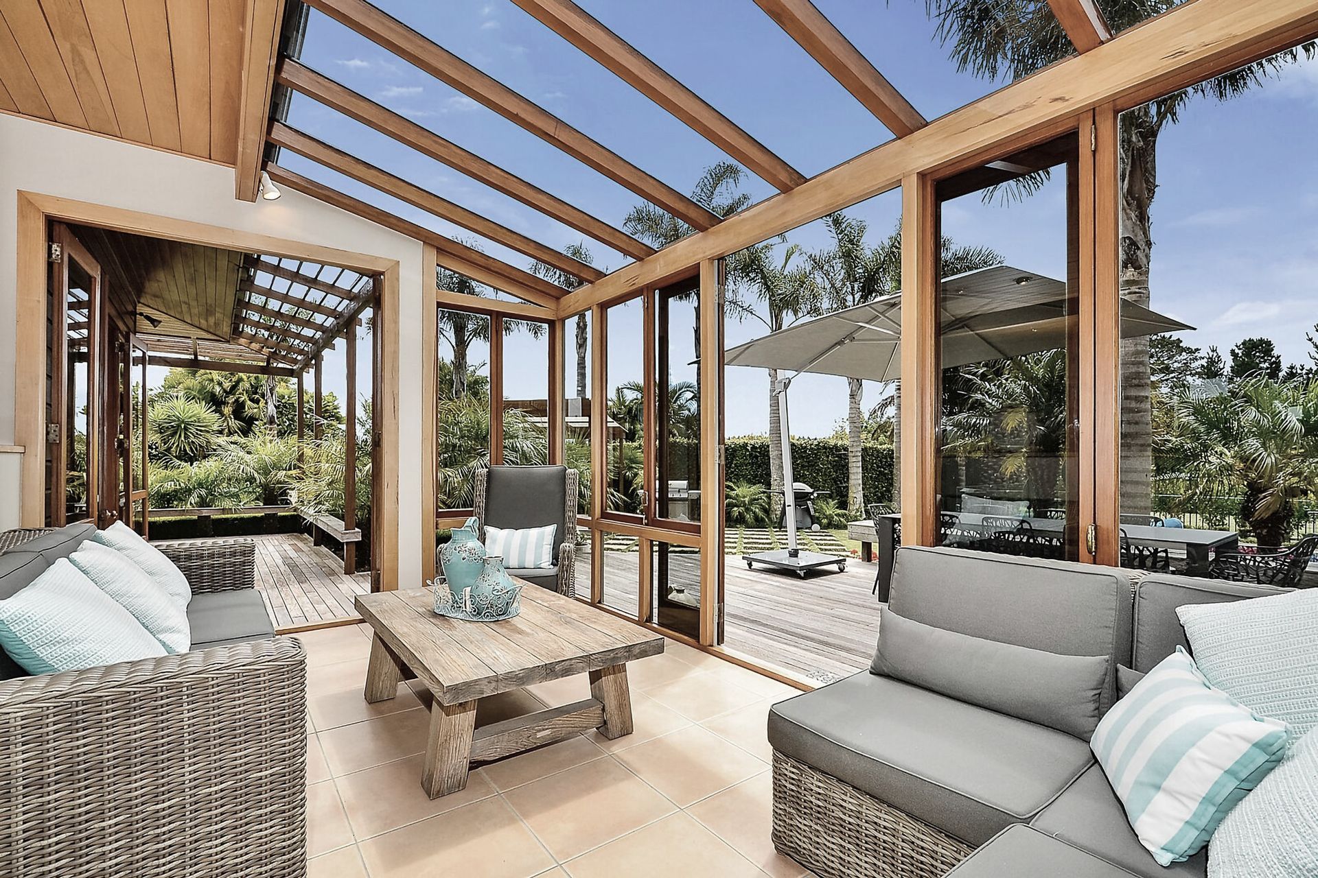 Hero Banner for Open2View - Auckland